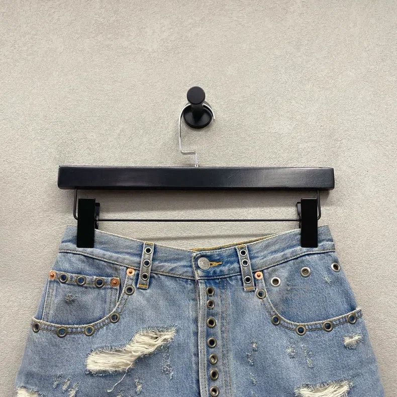 Gucci Gucci SizeOS Riveted Hole Wool Edge Washed Denim Shorts Size 24" / US 00 / IT 34 - 4 Thumbnail