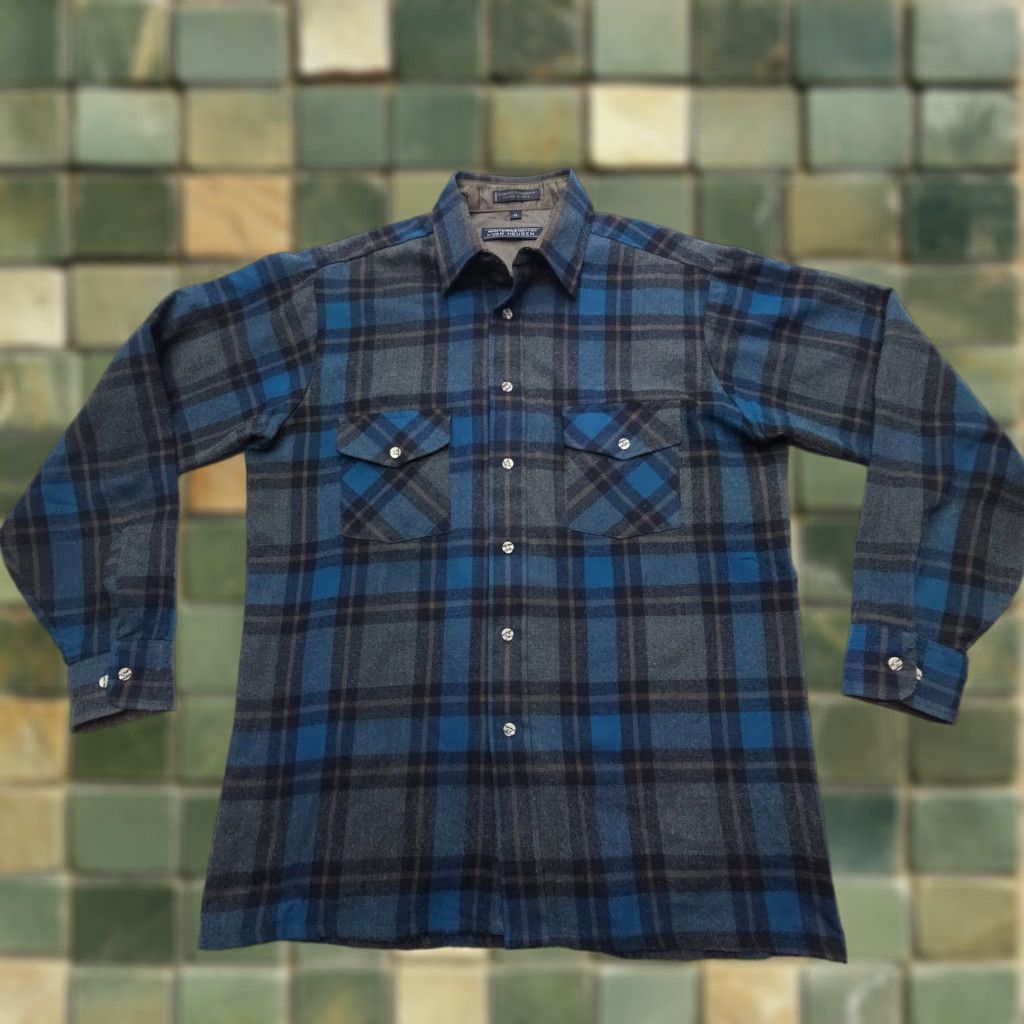 Van Heusen Vintage Van Heusen Winterweights Flannel Shirt Men's Medium Plaid Retro Light Size US M / EU 48-50 / 2 - 1 Thumbnail