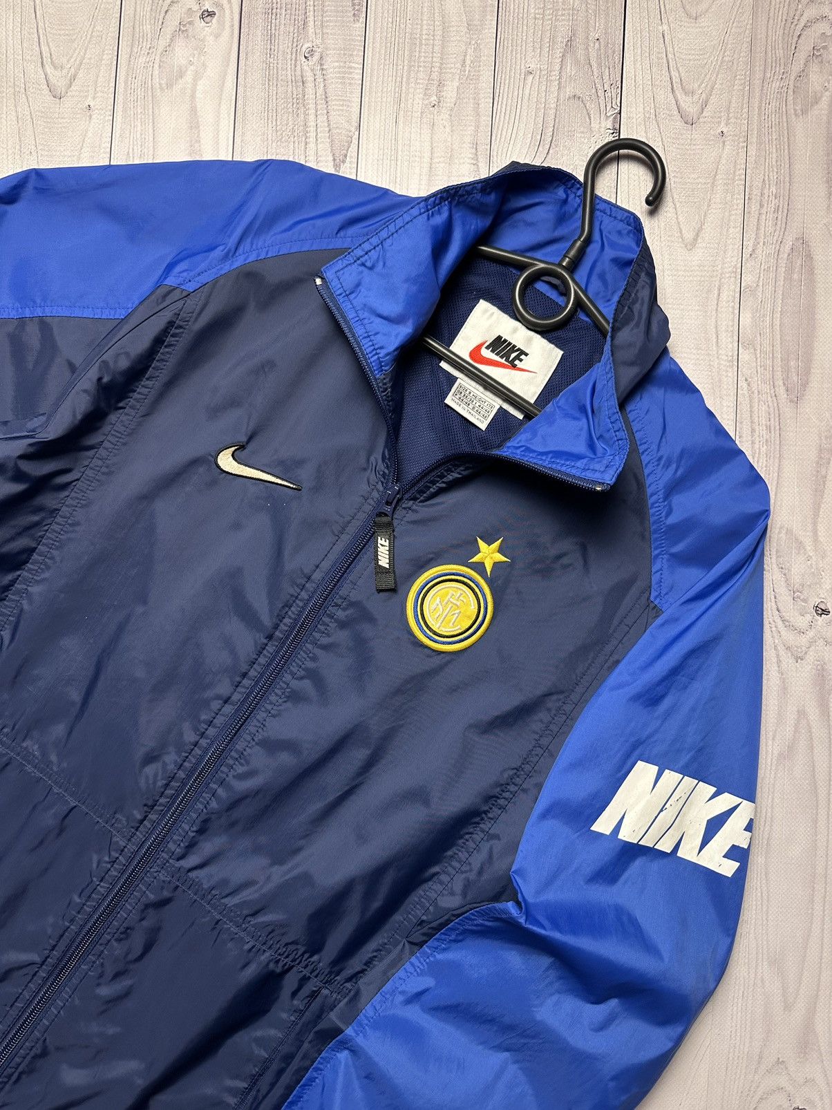 Vintage Vintage Nike Inter Milan soccer jacket size S big swoosh Size US S / EU 44-46 / 1 - 5 Thumbnail