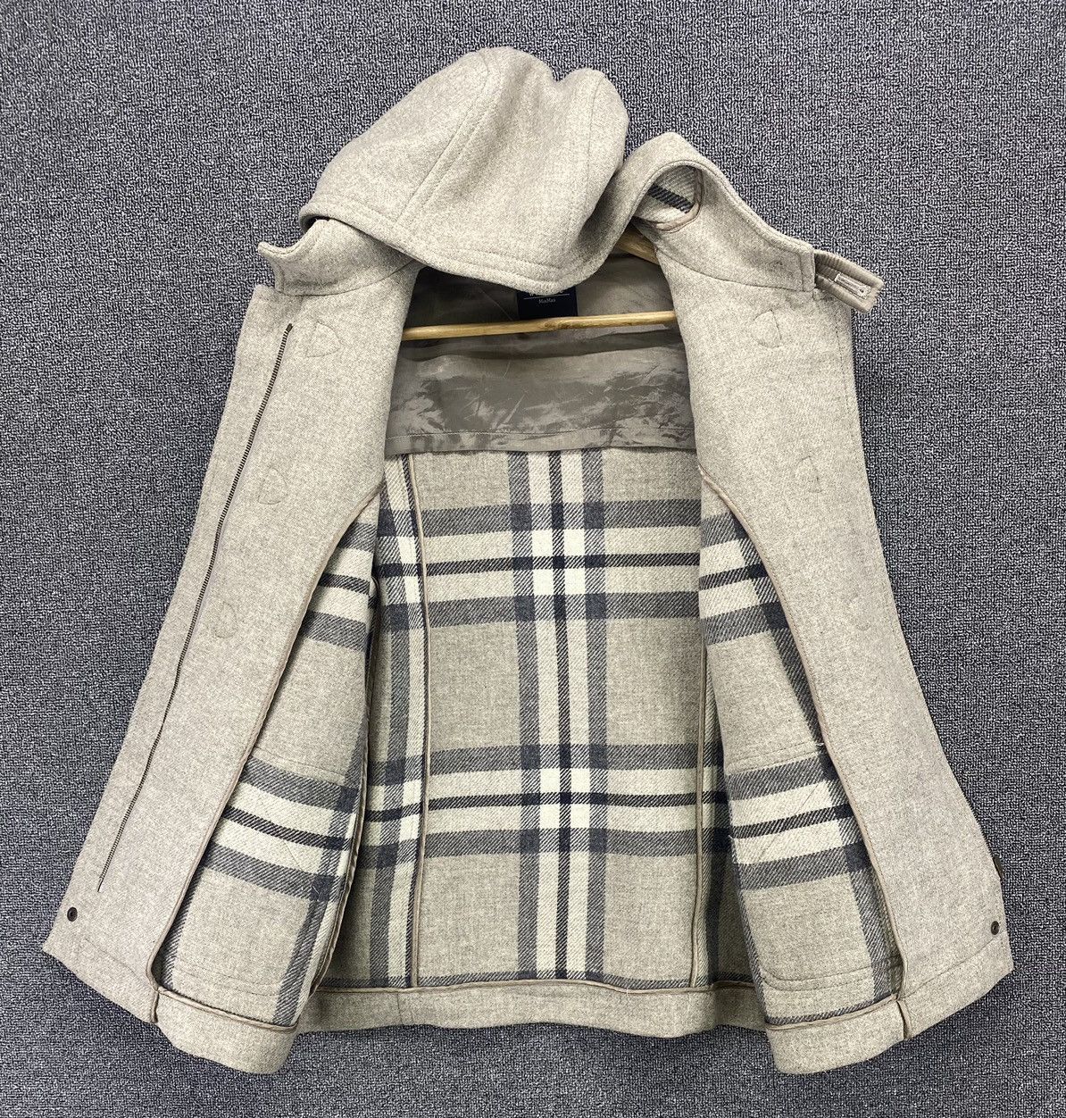 Max Mara Vintage Max Mara Weekend Duffle Wool Jacket Size M / US 6-8 / IT 42-44 - 6 Thumbnail