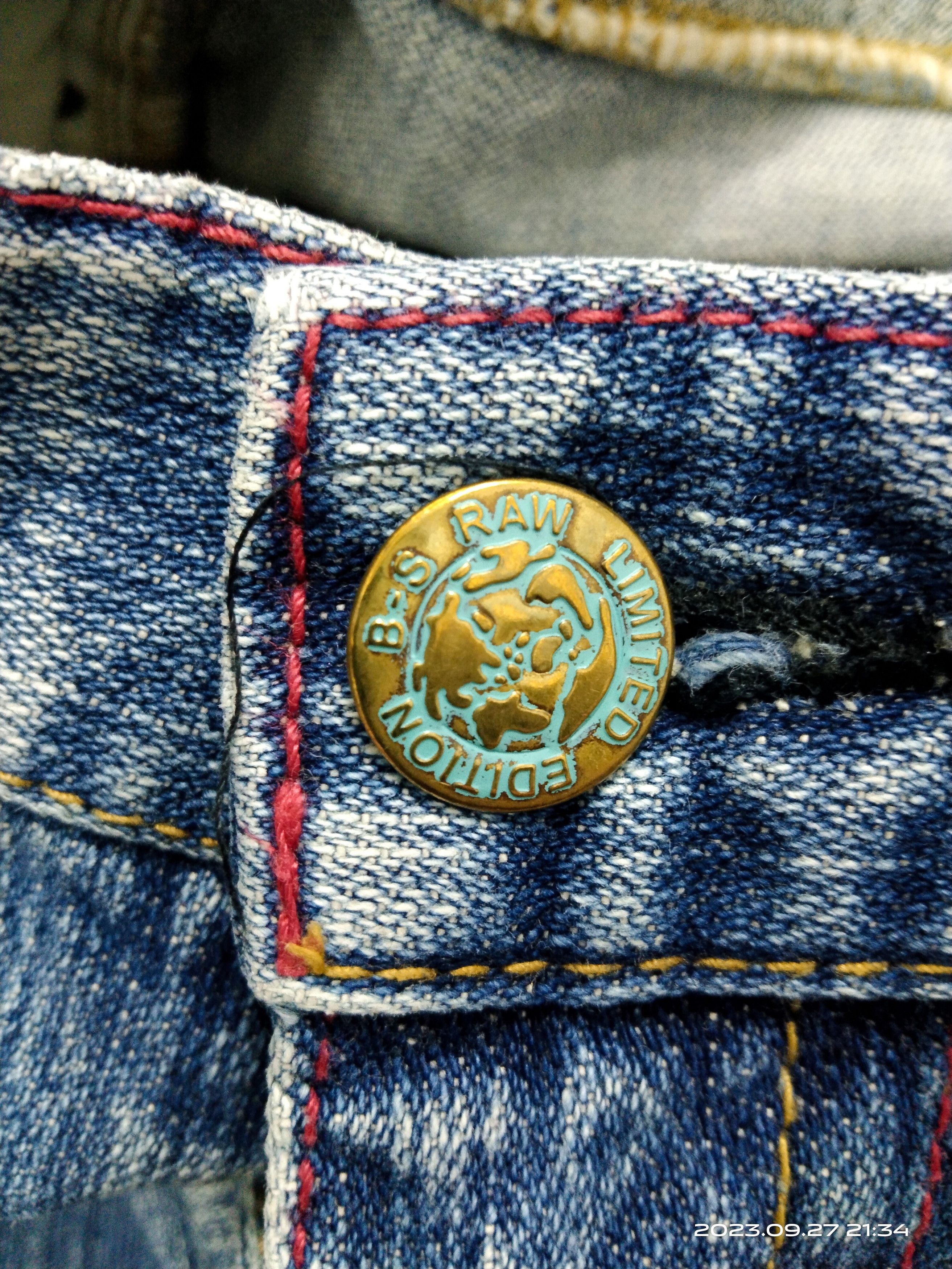 Japanese Brand DiSTRESSED WASHED BLUE LIMITED EDITION RAW B.S Size US 31 - 8 Thumbnail