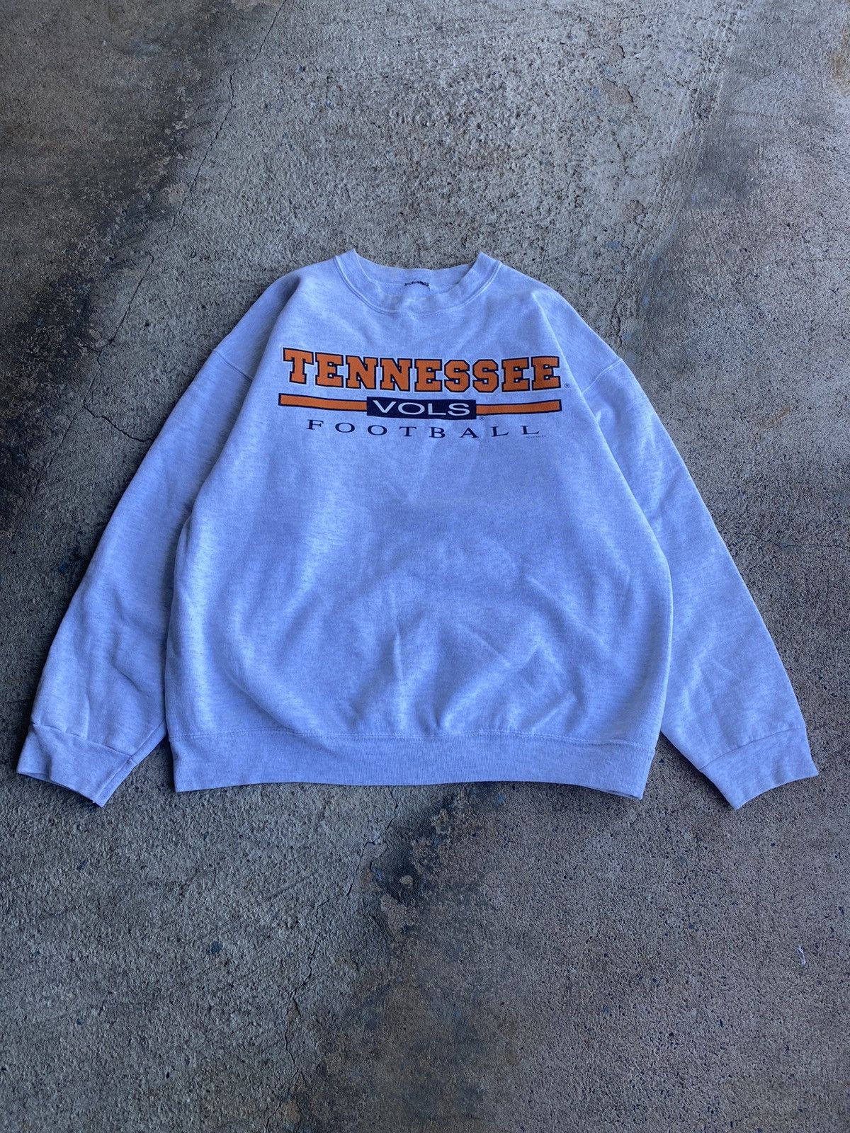 Japanese Brand × Vintage Vintage 90’s Tennessee Volunteers Football Sweatshirt Size US M / EU 48-50 / 2 - 1 Thumbnail