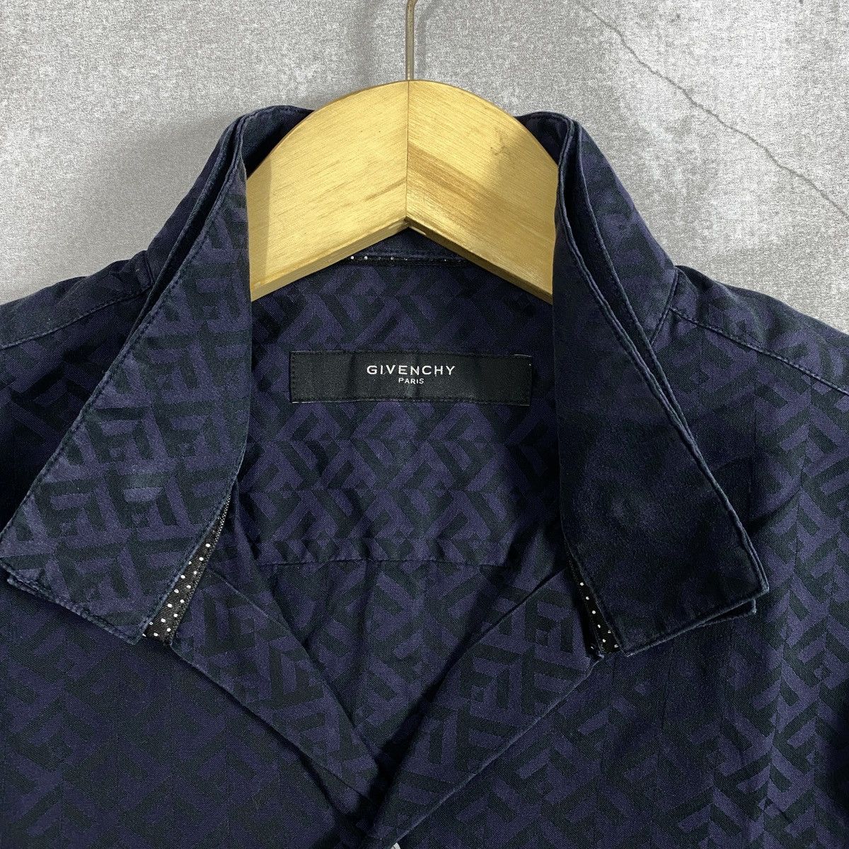 Givenchy Vintage Givenchy Monogram Patern Double Collar Shirt Size US XXS / EU 40 - 4 Thumbnail
