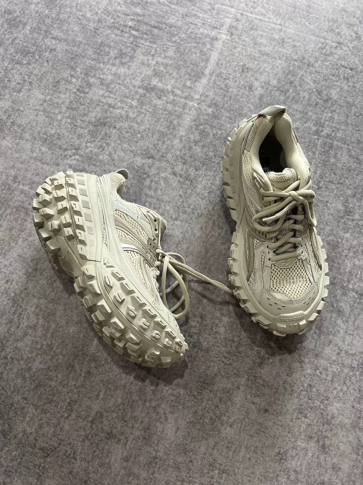 Balenciaga Balenciaga Beige Tire Dad Shoes Size US S / EU 44-46 / 1 - 1 Thumbnail