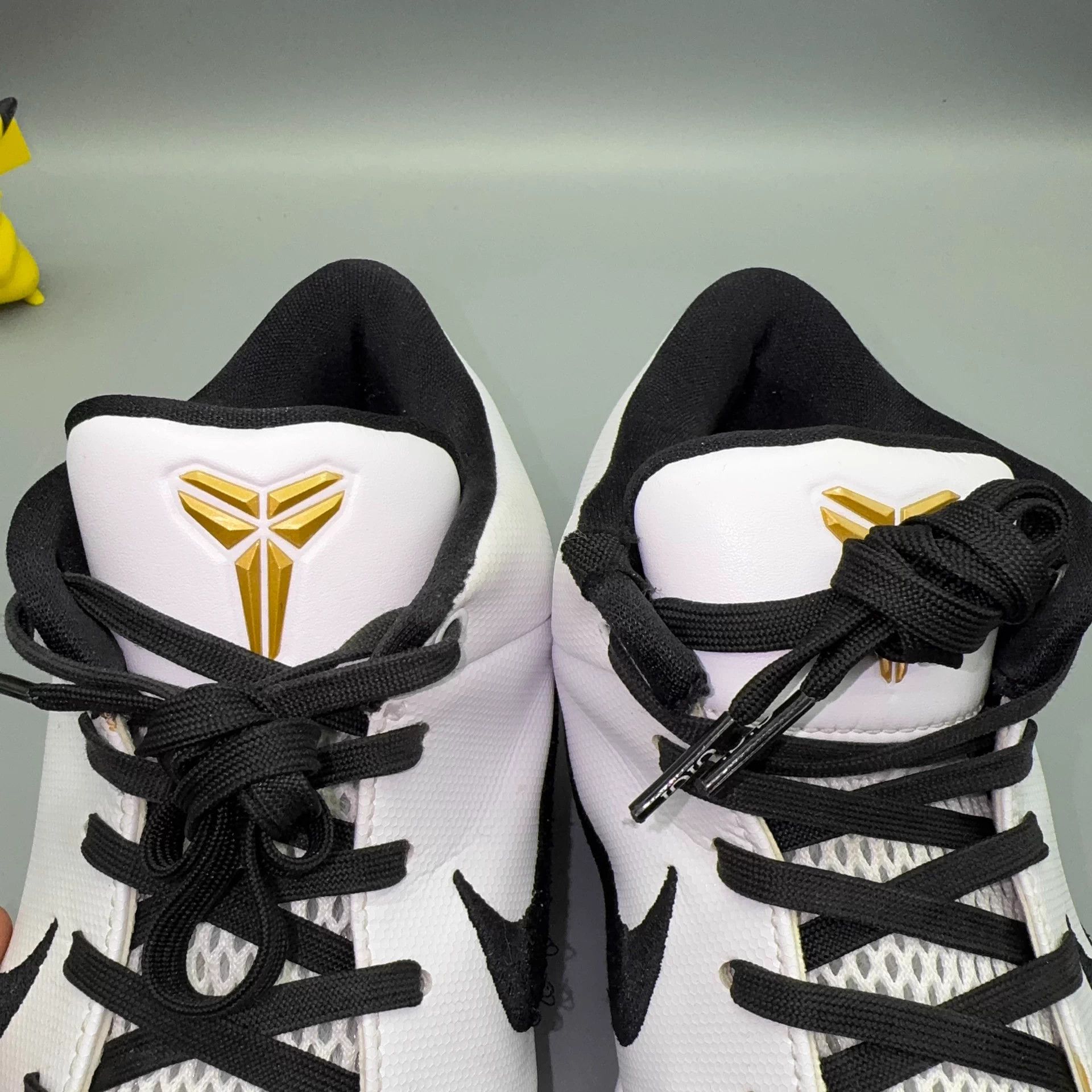 Nike Nike Kobe 4 Gigi White Black 44.5 (Slight Wear) Size US 11.5 / EU 44-45 - 8 Thumbnail