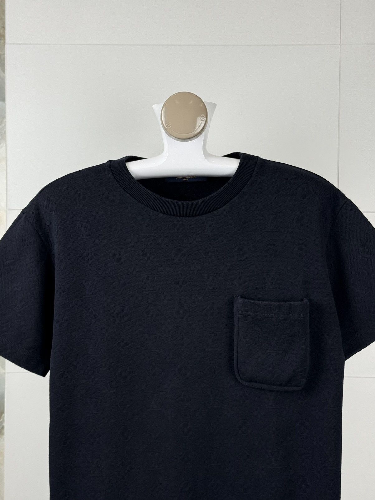 Louis Vuitton LOUIS VUITTON t-shirt Monogram navy 3D Pocket MEN size S Size US S / EU 44-46 / 1 - 3 Thumbnail