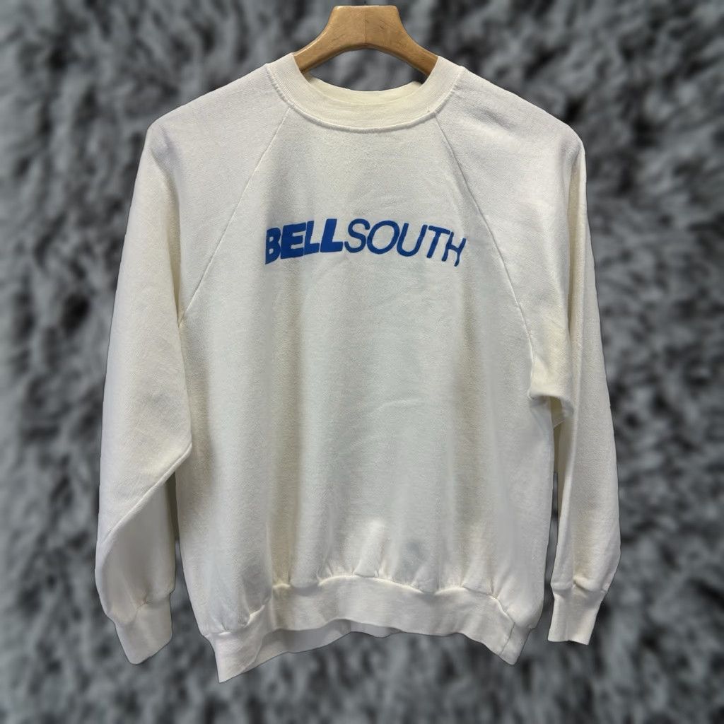 Vintage VINTAGE The White House 80s Sweatshirt XL White Graphic Print Pullover Mens Size US XL / EU 56 / 4 - 1 Thumbnail
