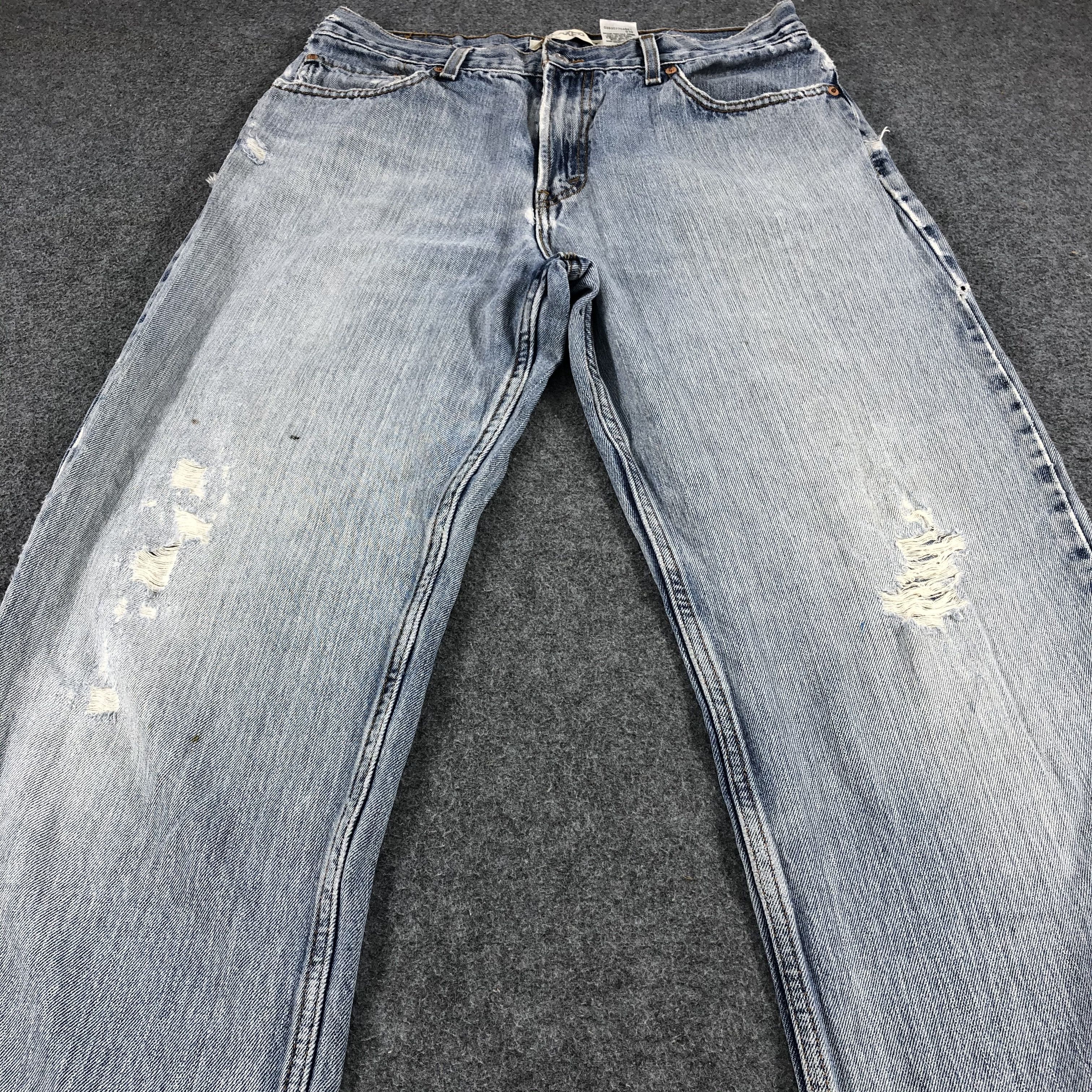 Levi's Distressed Vintage Levis 550 Jeans Light Wash Denim-J1046 Size US 33 - 3 Thumbnail