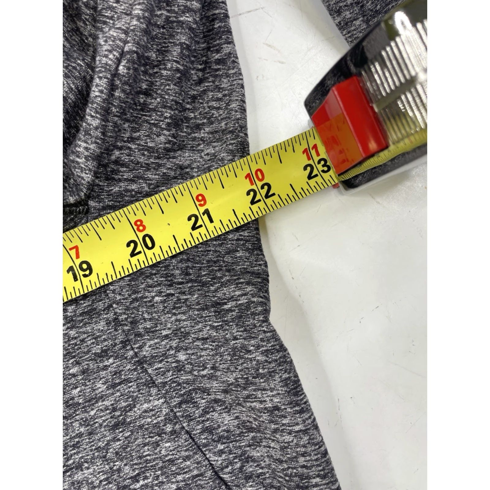 Lululemon Lululemon Shirt Mens Large Gray Surge Warm Running Workout Stretch Logo Size US L / EU 52-54 / 3 - 7 Thumbnail