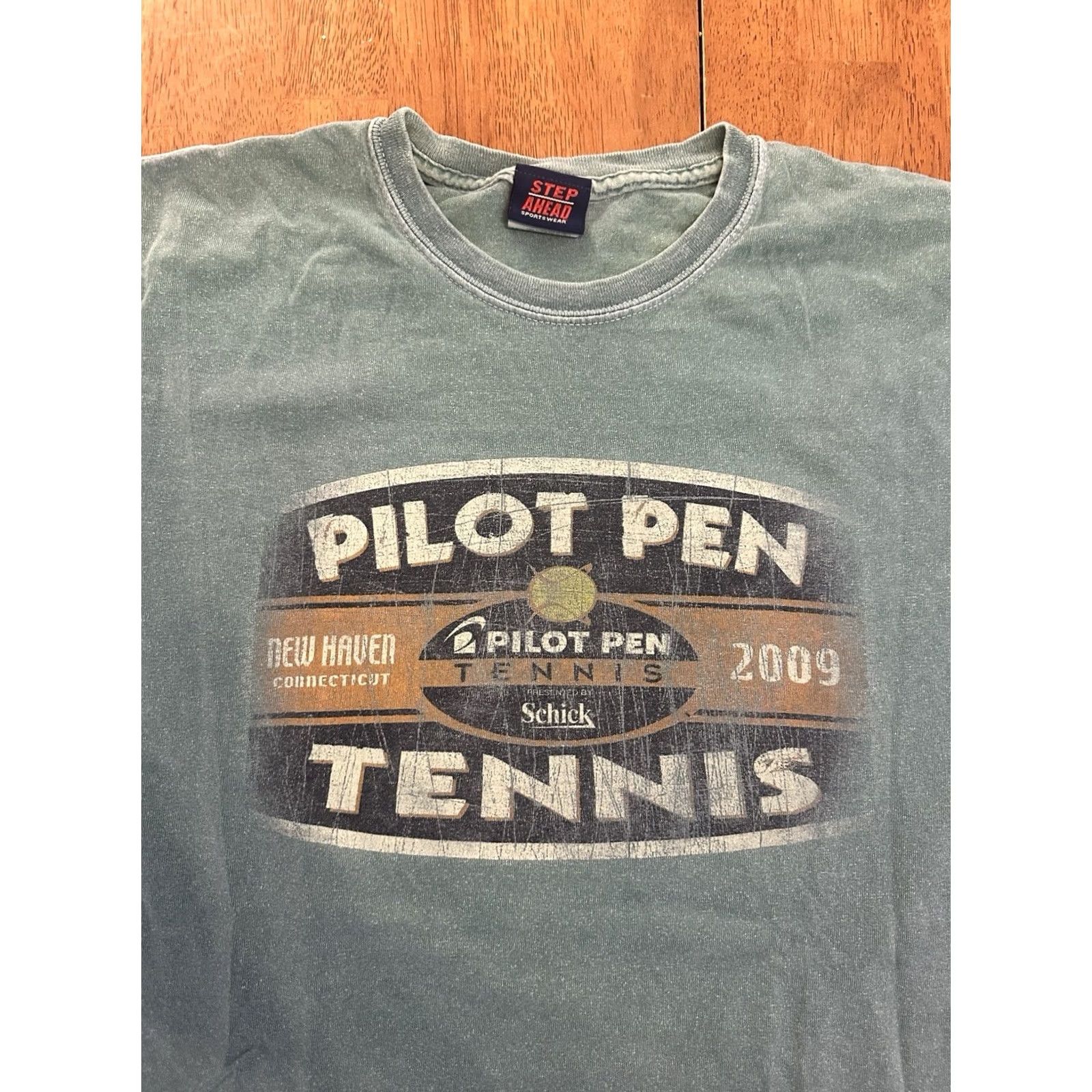 Vintage VINTAGE 2009 Pilot Pen Tennis T Shirt Medium New Haven Connecticut Yale 90s Mens M Green Yale Size US M / EU 48-50 / 2 - 2 Thumbnail