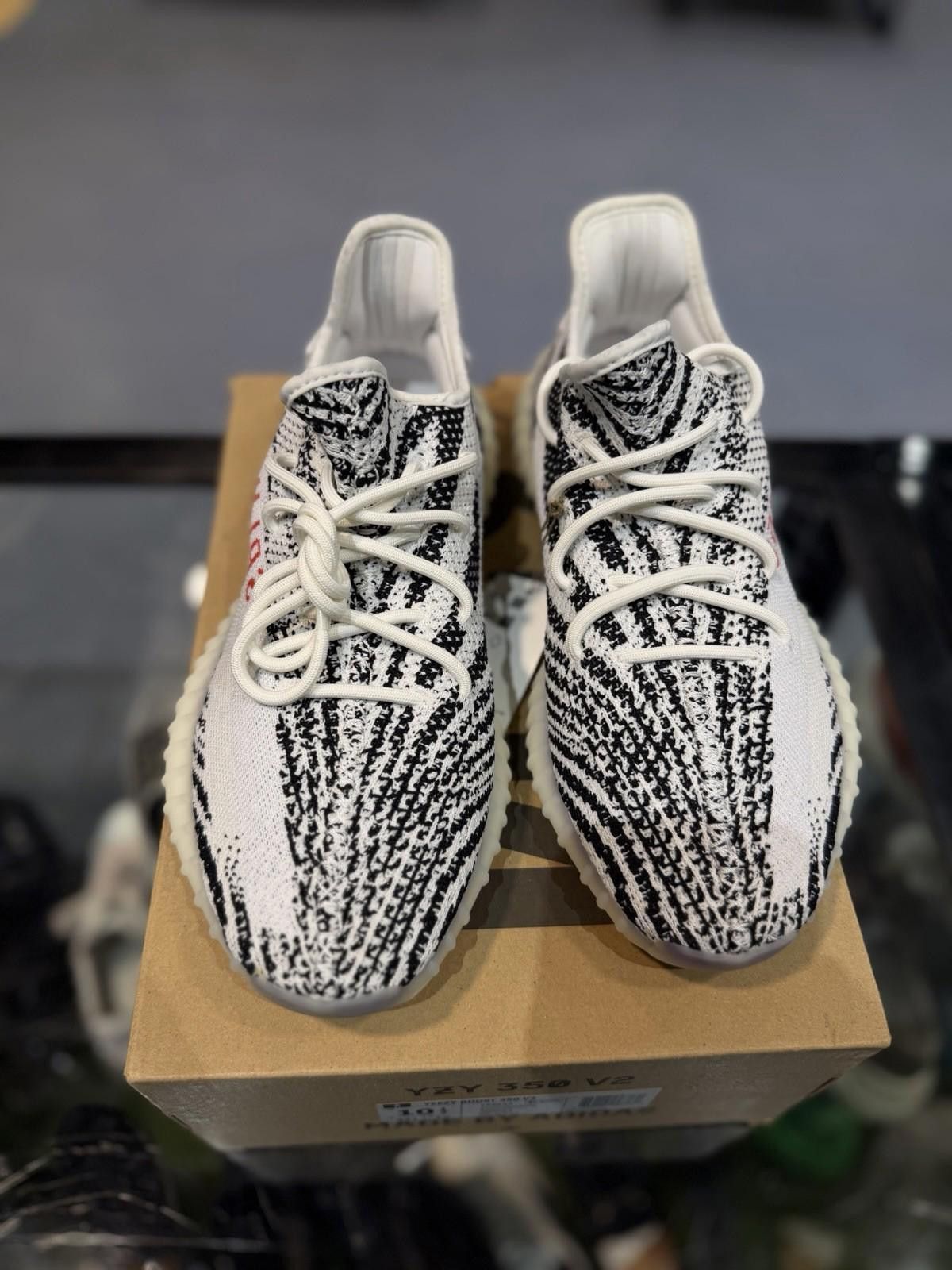 Adidas Size 10.5 - adidas Yeezy Boost 350 V2 Low Zebra Size US 10.5 / EU 43-44 - 7 Thumbnail