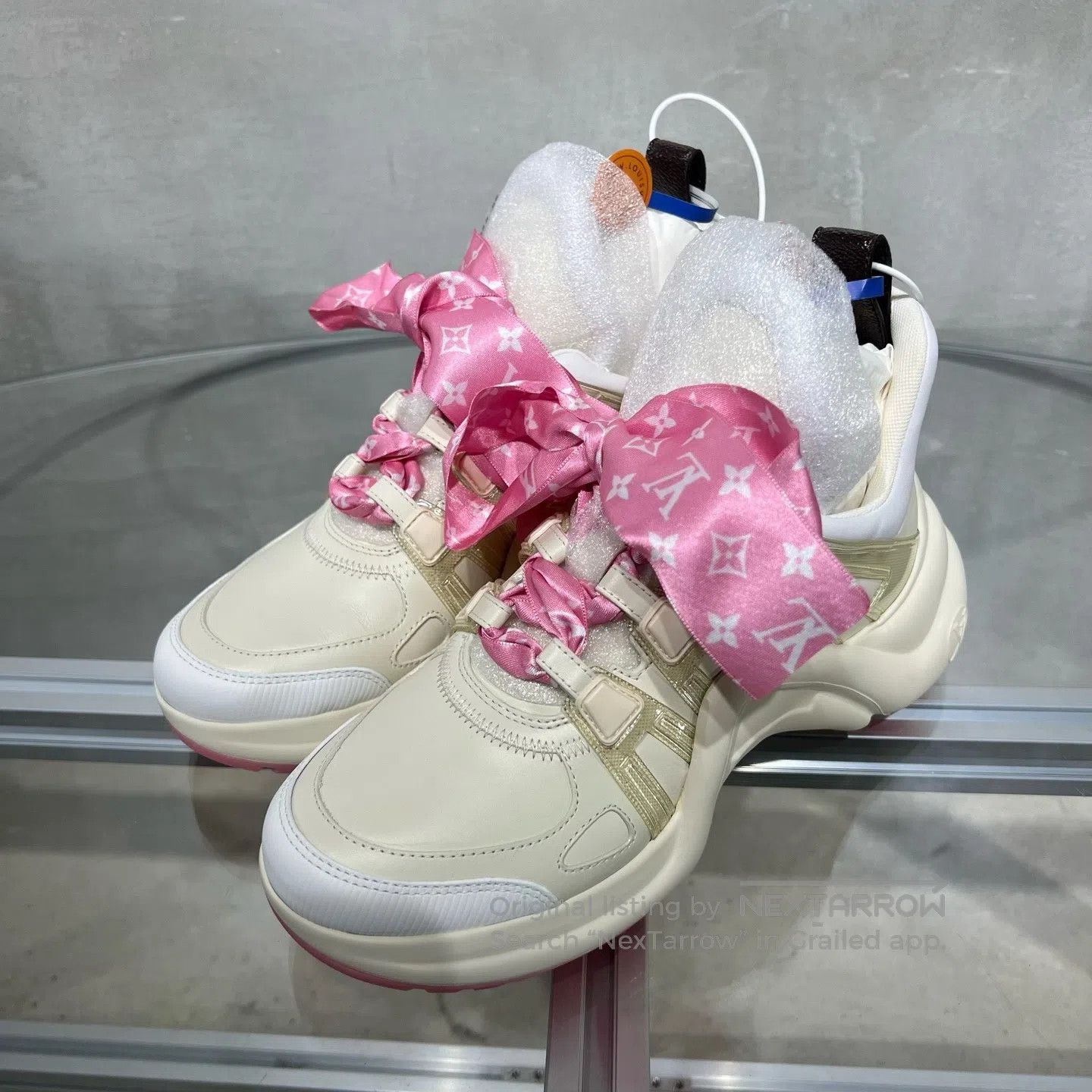 Louis Vuitton Louis Vuitton Pink-white bow-shaped arch bridge shoes Size US 6 / IT 36 - 1 Thumbnail