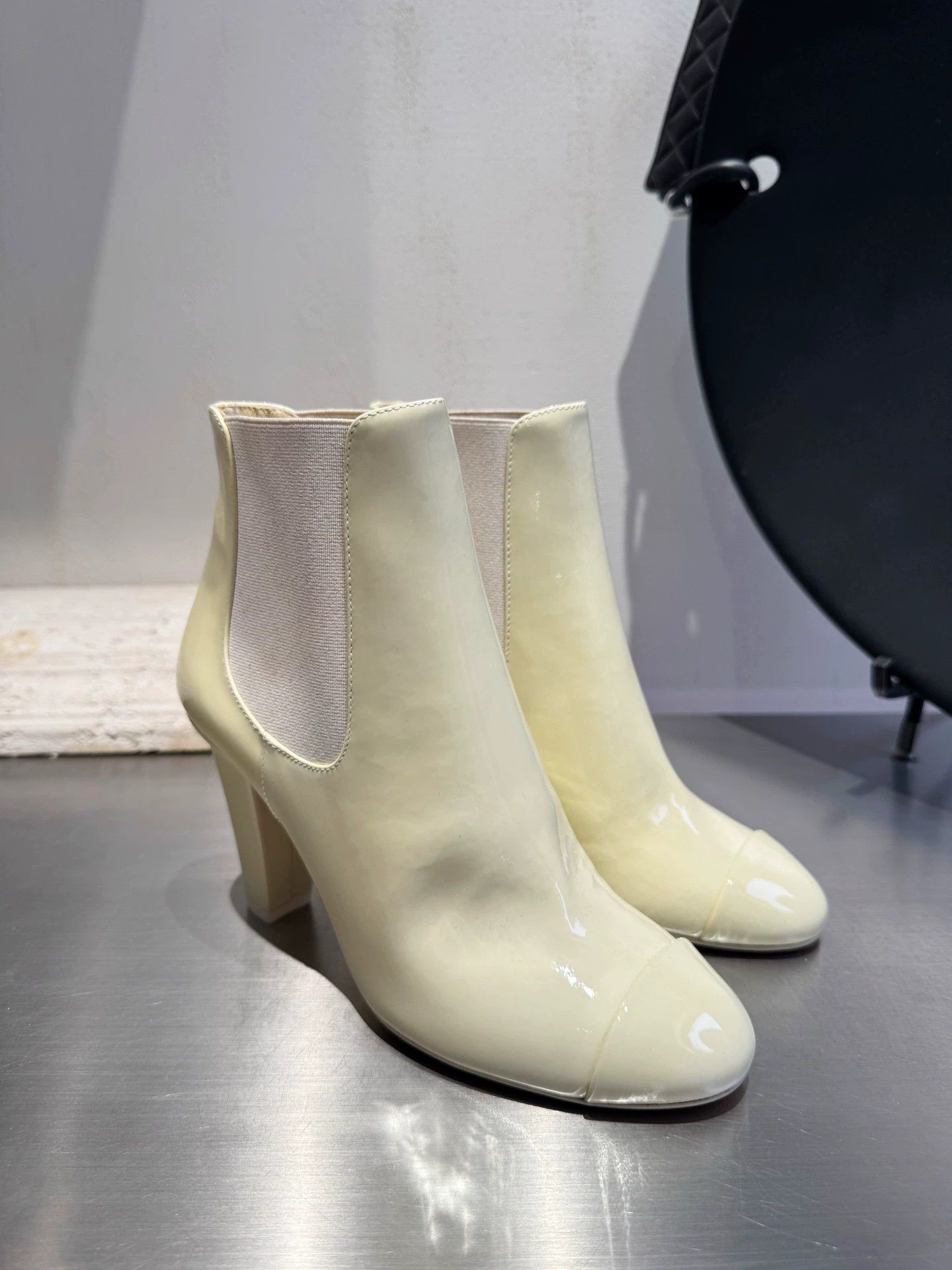 Chanel Chanel ivory heeled ankle boots 36 minor stains Size US 5.5 / IT 35.5 - 2 Thumbnail