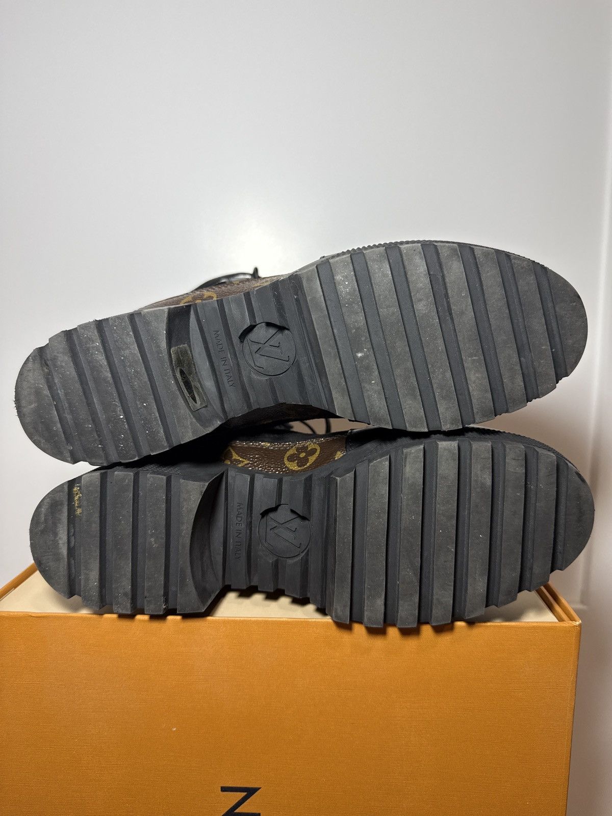 Louis Vuitton Wmns Laureate Platform Desert Boot 'Noir'