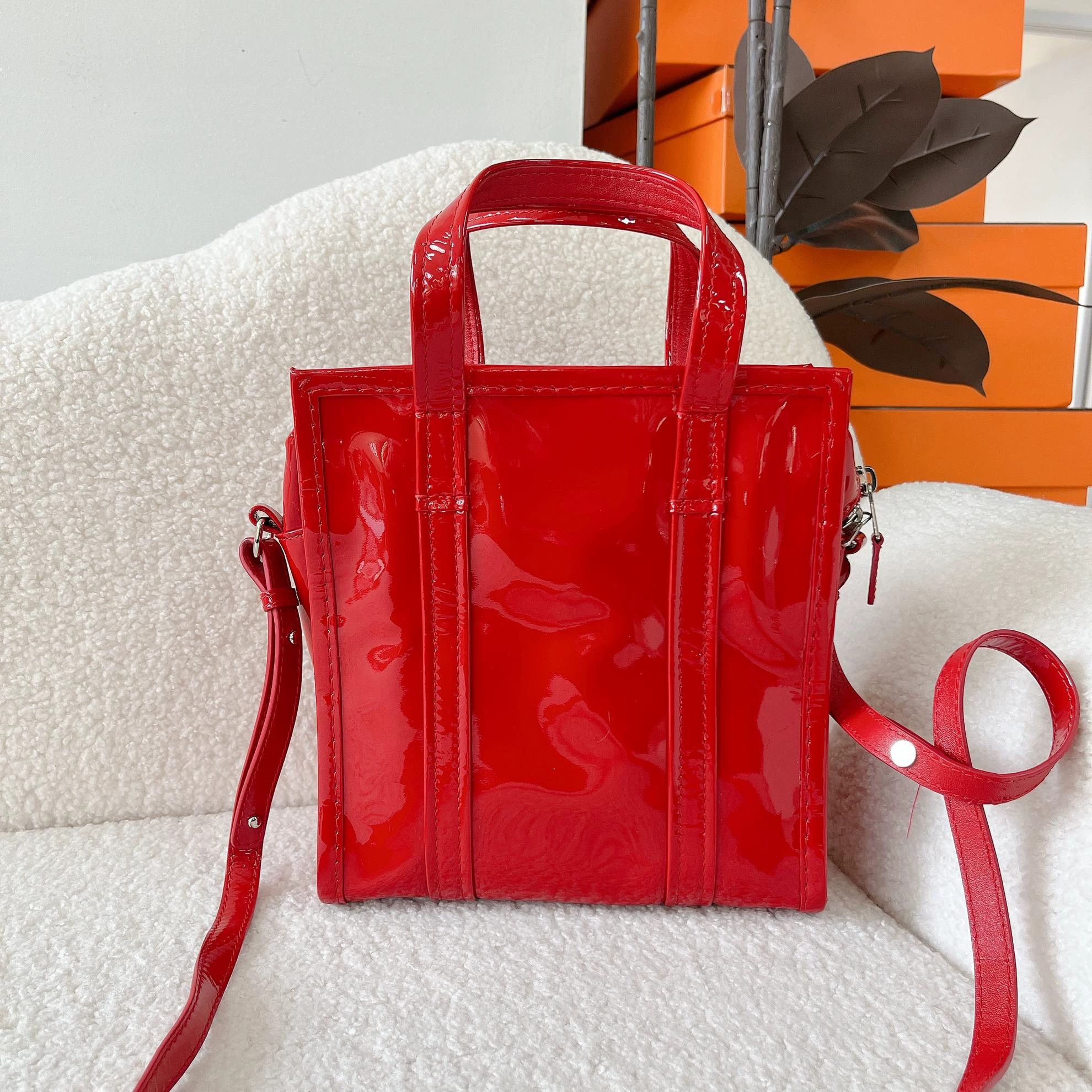 Balenciaga Balenciaga Red Patent Leather Tote Bag Pre-owned Size ONE SIZE - 2 Thumbnail