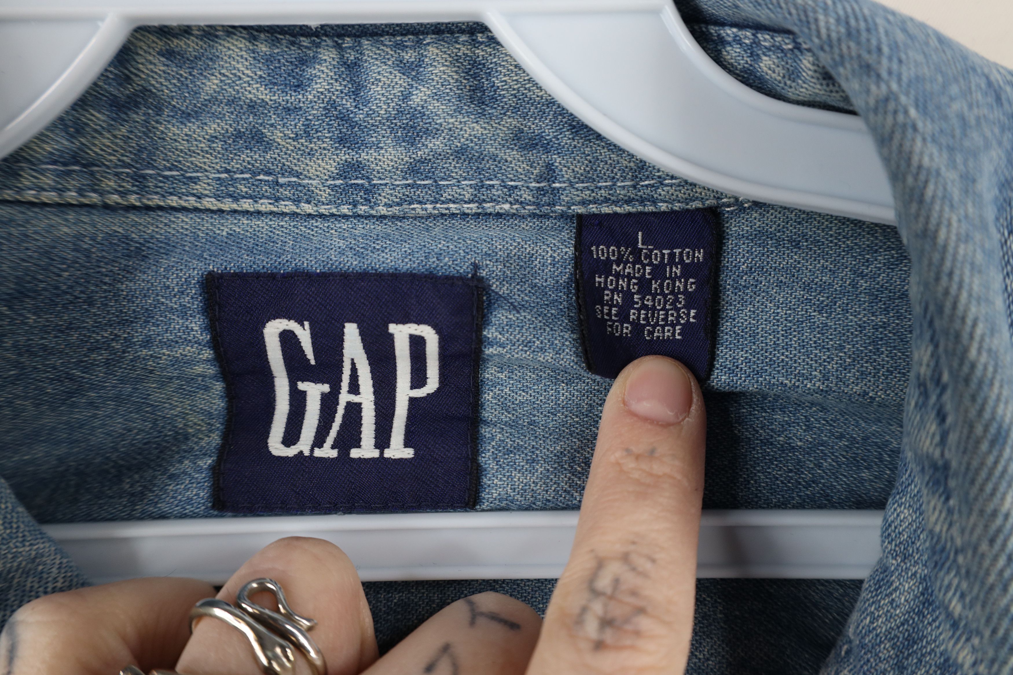Gap × Vintage Vintage 90s Gap Denim Jean Button Down Shirt Blue Cotton Size US L / EU 52-54 / 3 - 11 Thumbnail