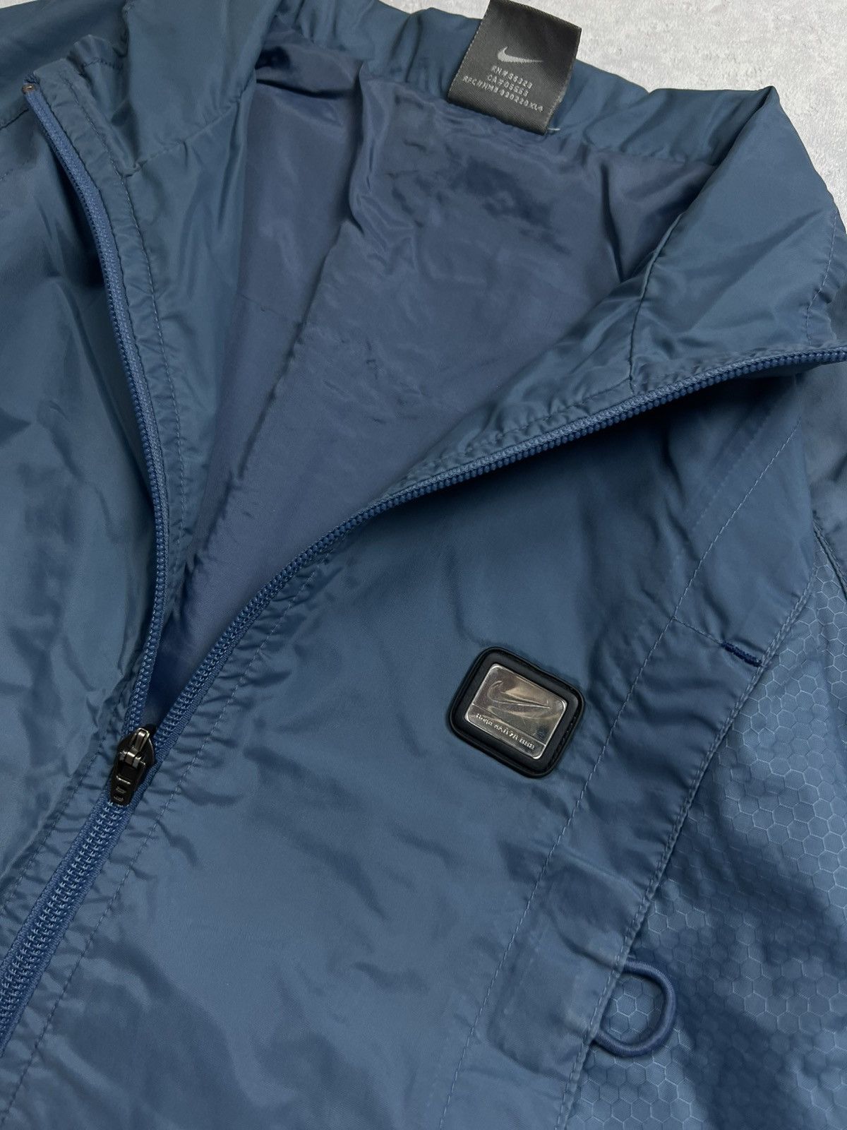 Nike 90s Nike Silver Swoosh Vintage Y2K Nylon Windbreaker Jacket Size US S / EU 44-46 / 1 - 4 Thumbnail