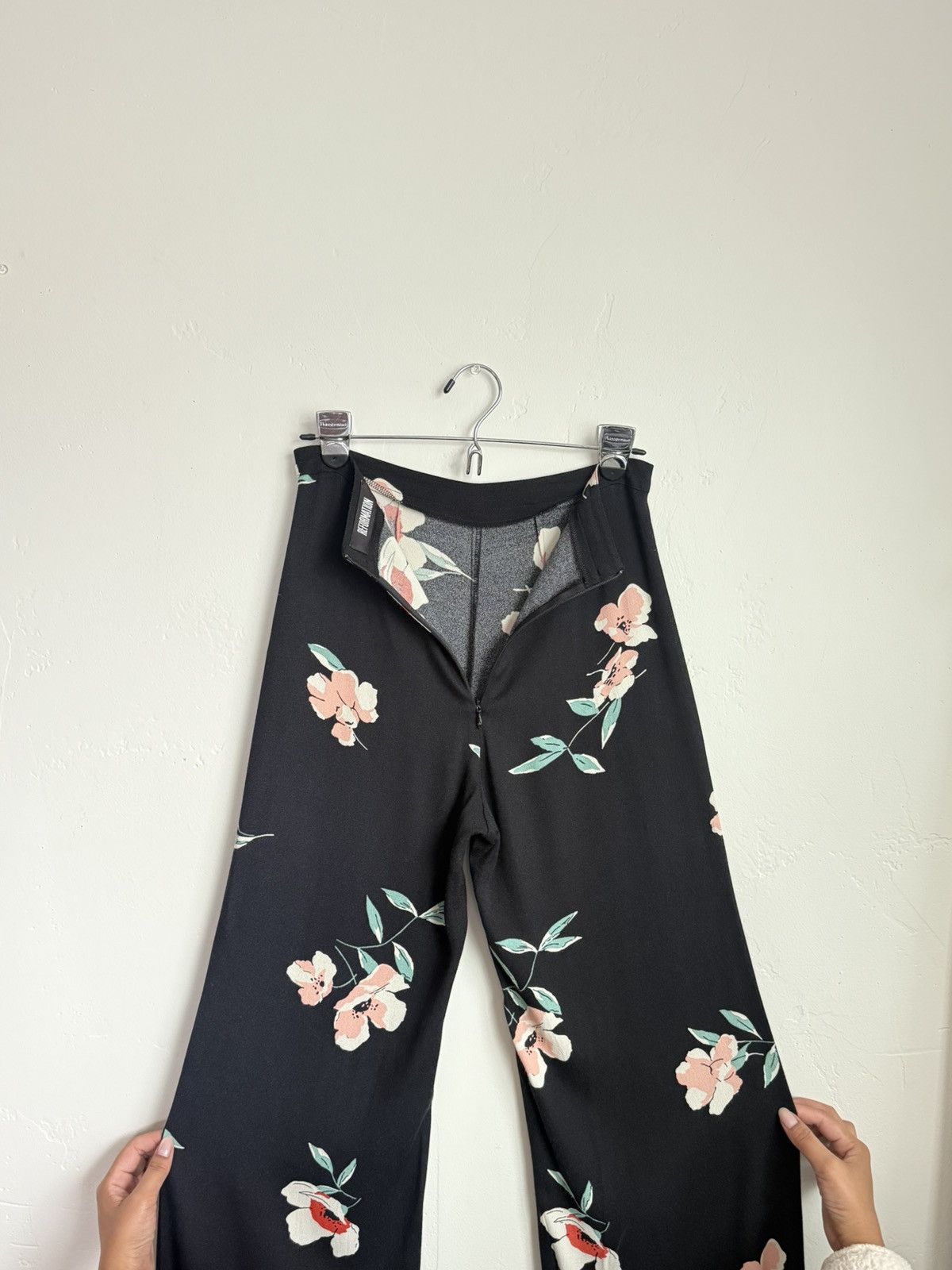 Reformation Reformation black floral wide leg pants High waisted Size 25" / US 0 / IT 36 - 2 Thumbnail