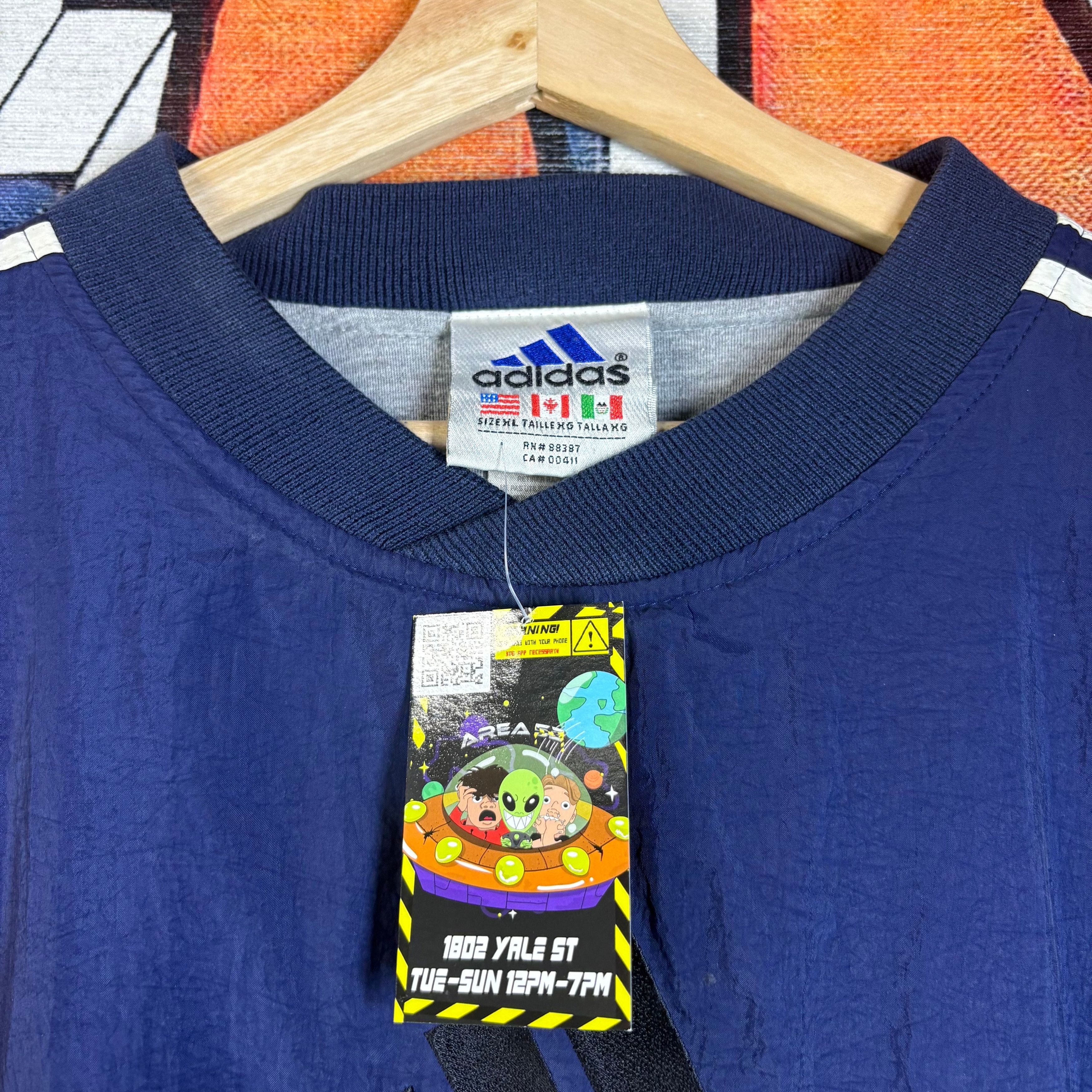 Vintage Vintage 90s Adidas Center hit CrewNeck SweatShirt Size XL Size US XL / EU 56 / 4 - 2 Thumbnail