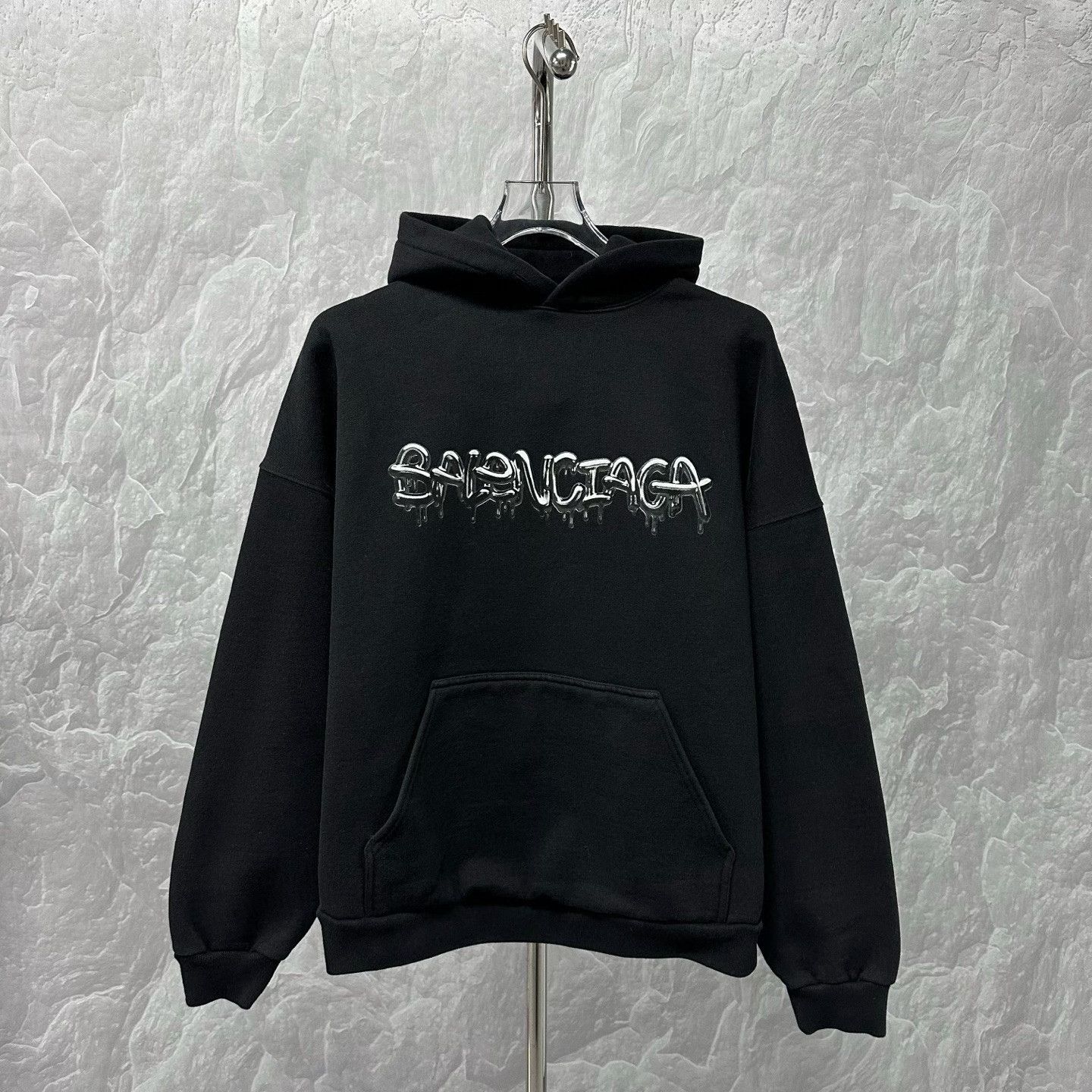 Balenciaga balenciaga j01071 black hoodie with stains Size US XXS / EU 40 - 1 Thumbnail