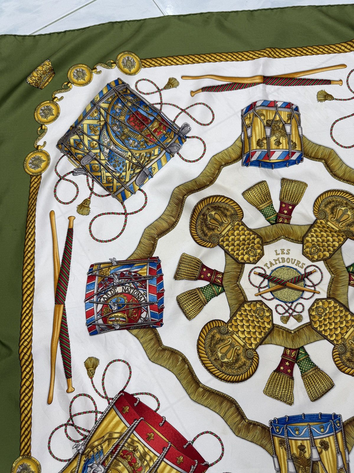 Hermes 🔥🔥🔥AUTHENTIC VINTAGE HERMES LES TAMBOURS SILK SCARF Size ONE SIZE - 9 Thumbnail