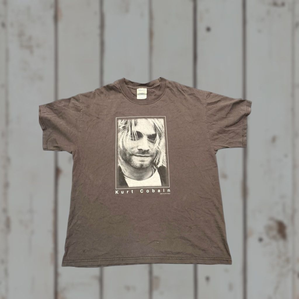 Vintage VINTAGE Kurt Cobain Nirvana 2002 End of Music Portrait Y2K T Shirt Size Large Size US L / EU 52-54 / 3 - 1 Thumbnail