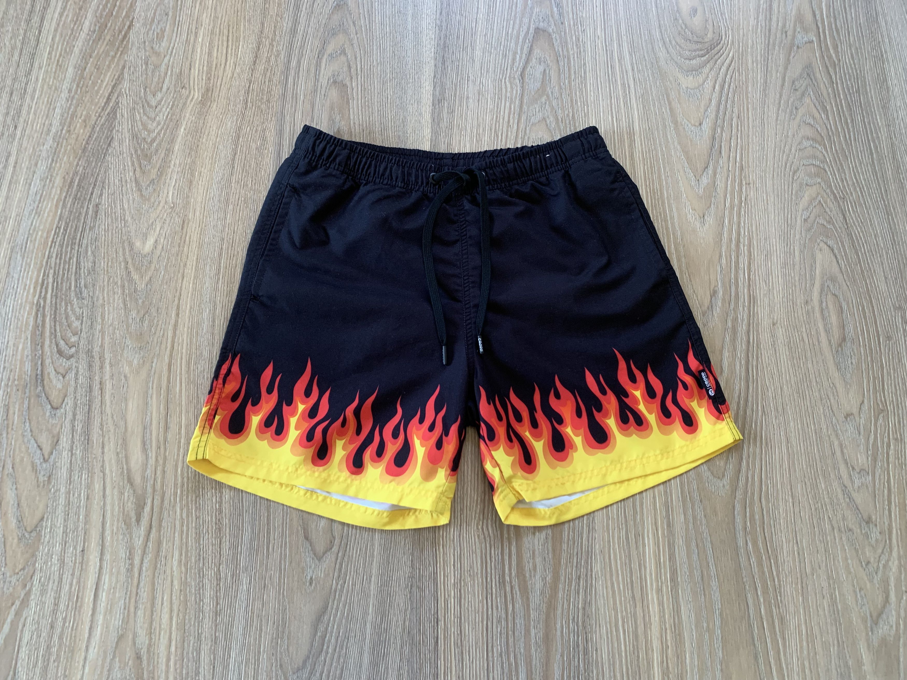 Other Cropp Flames Printed Black Swim Board Shorts Size US 30 / EU 46 - 1 Thumbnail
