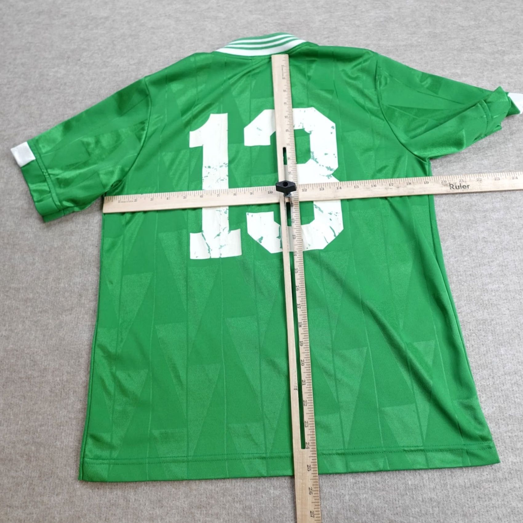 Umbro VINTAGE Umbro Shirt Green Double Sided Satin Made in USA Soccer Football #13 Mens Regular L Adult Green Satin Back Number 90s Size US L / EU 52-54 / 3 - 2 Thumbnail