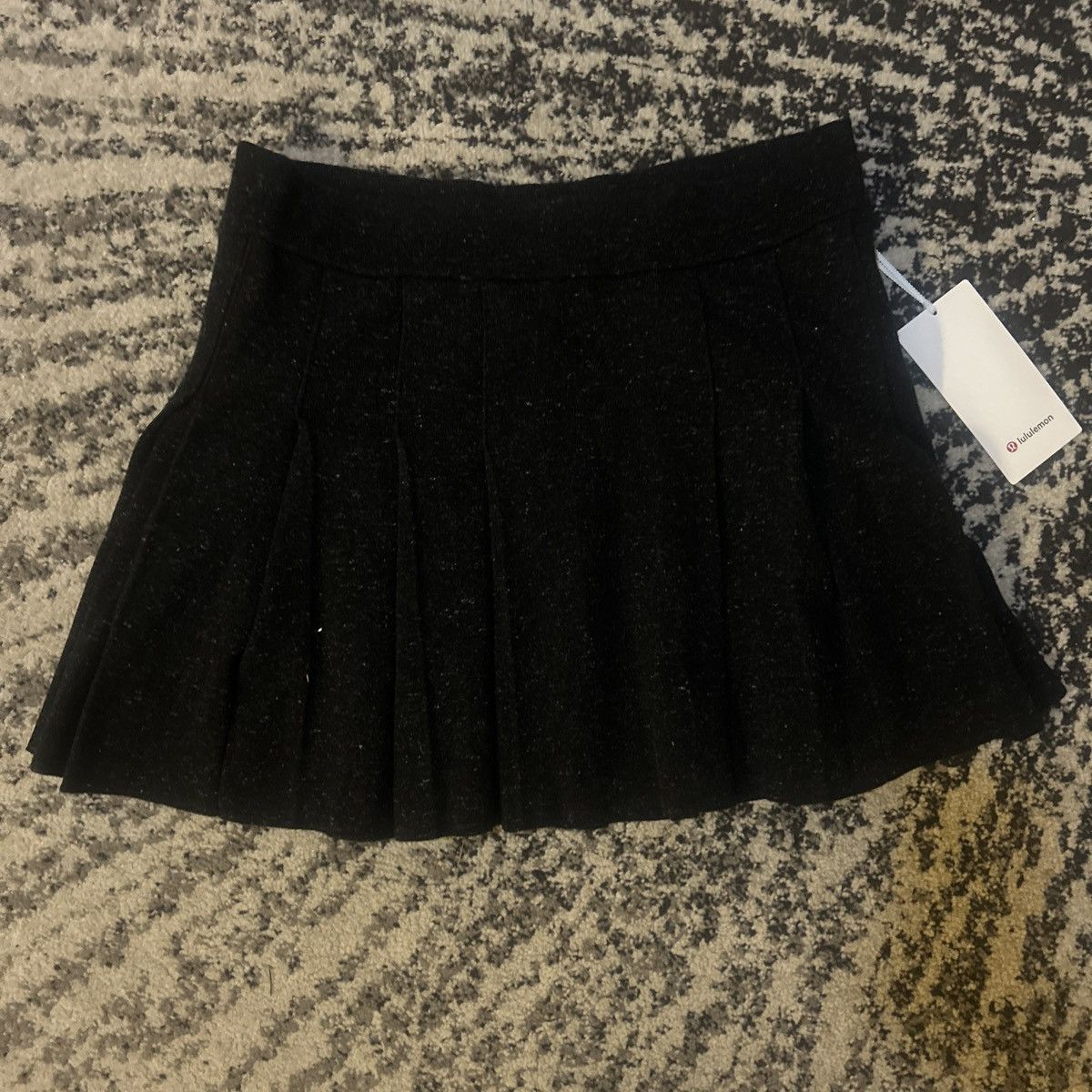 Lululemon Lululemon Ribbed Merino Wool Pleated Skirt Heathered Black Size 34" / US 12 / IT 48 - 8 Thumbnail