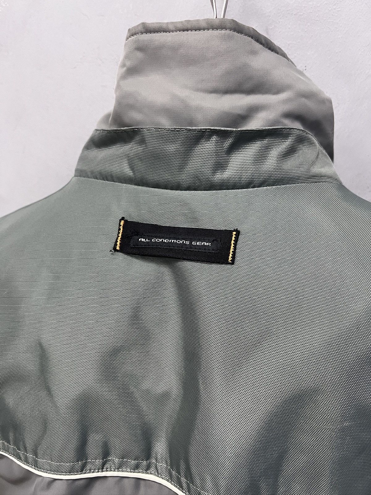 Nike Vintage Nike ACG Down Gore-Tex Jacket Nylon Grey Y2K Size US L / EU 52-54 / 3 - 10 Thumbnail