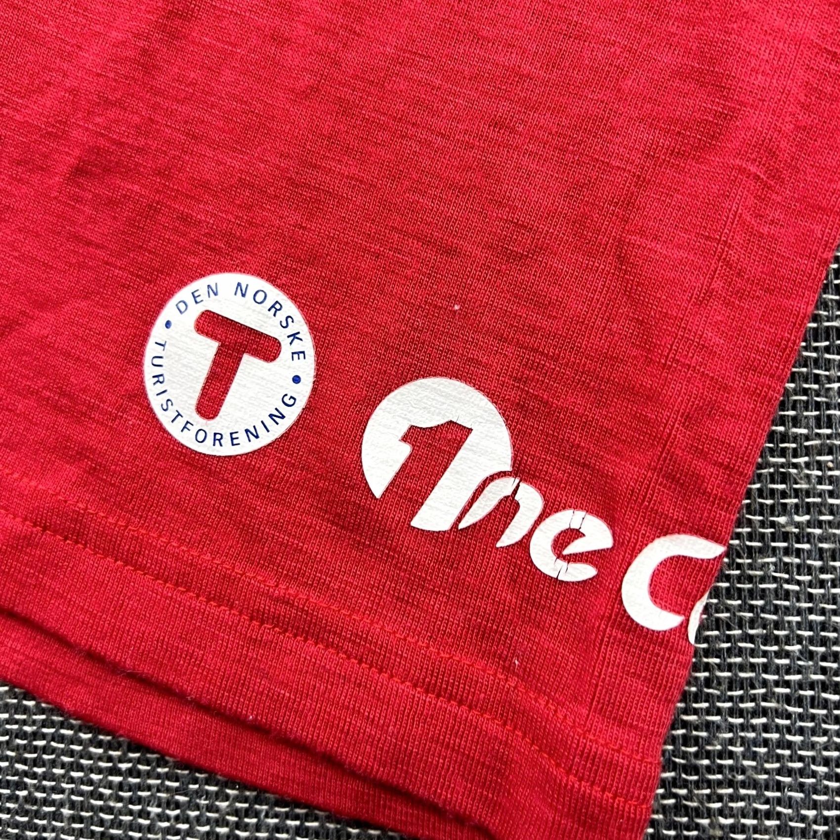 Vintage VINTAGE DEVOLD Multisport Neck Warmer 100% Merino Wool OS Tube Scarf Outdoor Gaiter Red Size ONE SIZE - 3 Thumbnail
