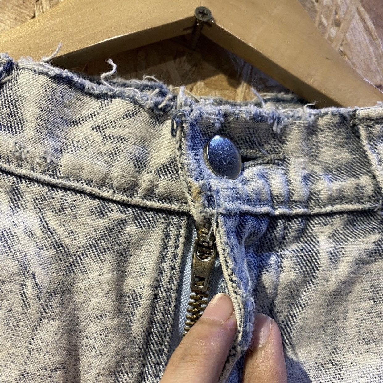 Vintage Vintage Classic Blues Novo James Dean Patch Jeans Acid Wash Size US 29 - 9 Thumbnail