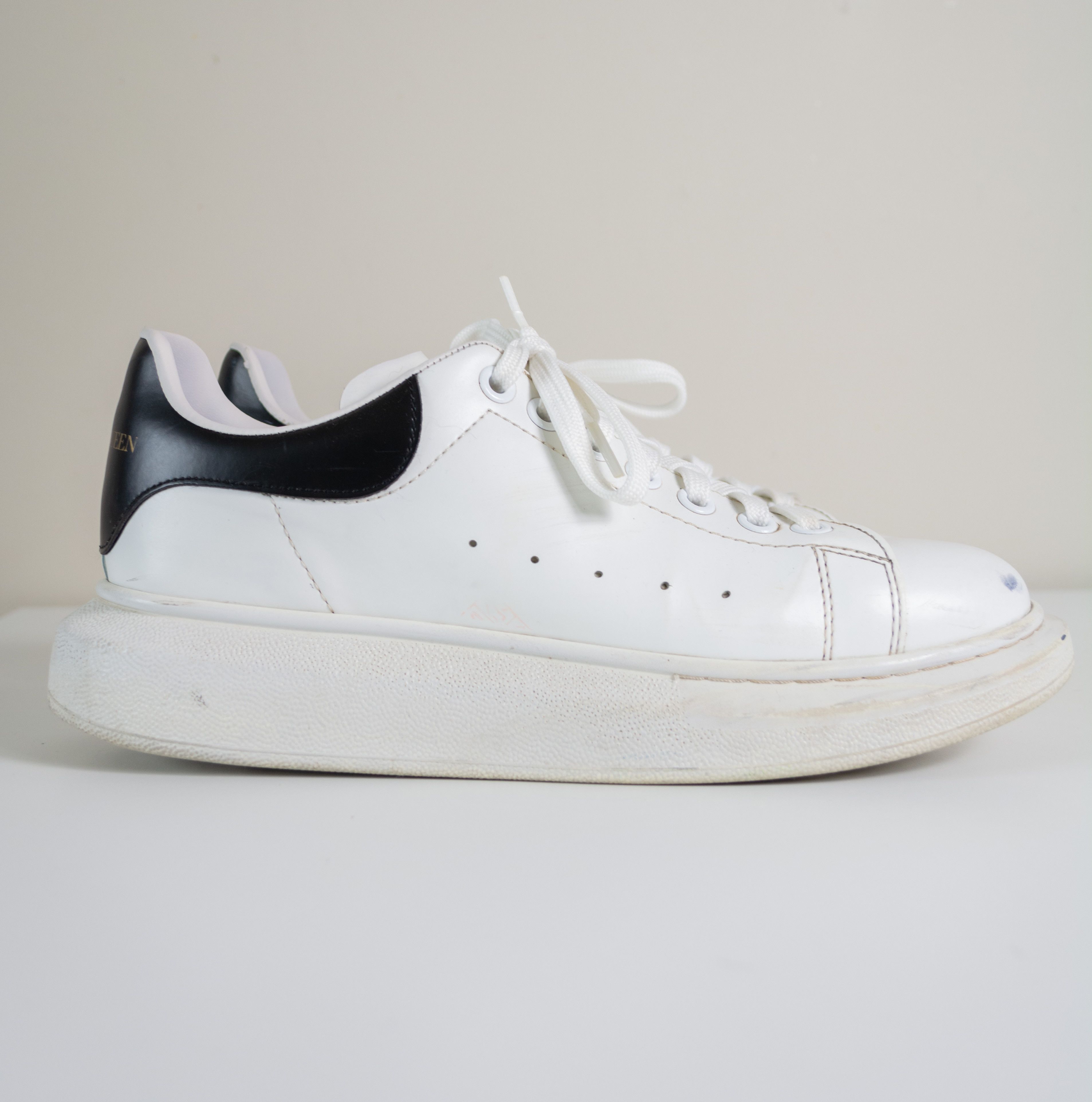 Alexander McQueen Alexander McQueen white sneakers Size US 9 / EU 42 - 5 Thumbnail
