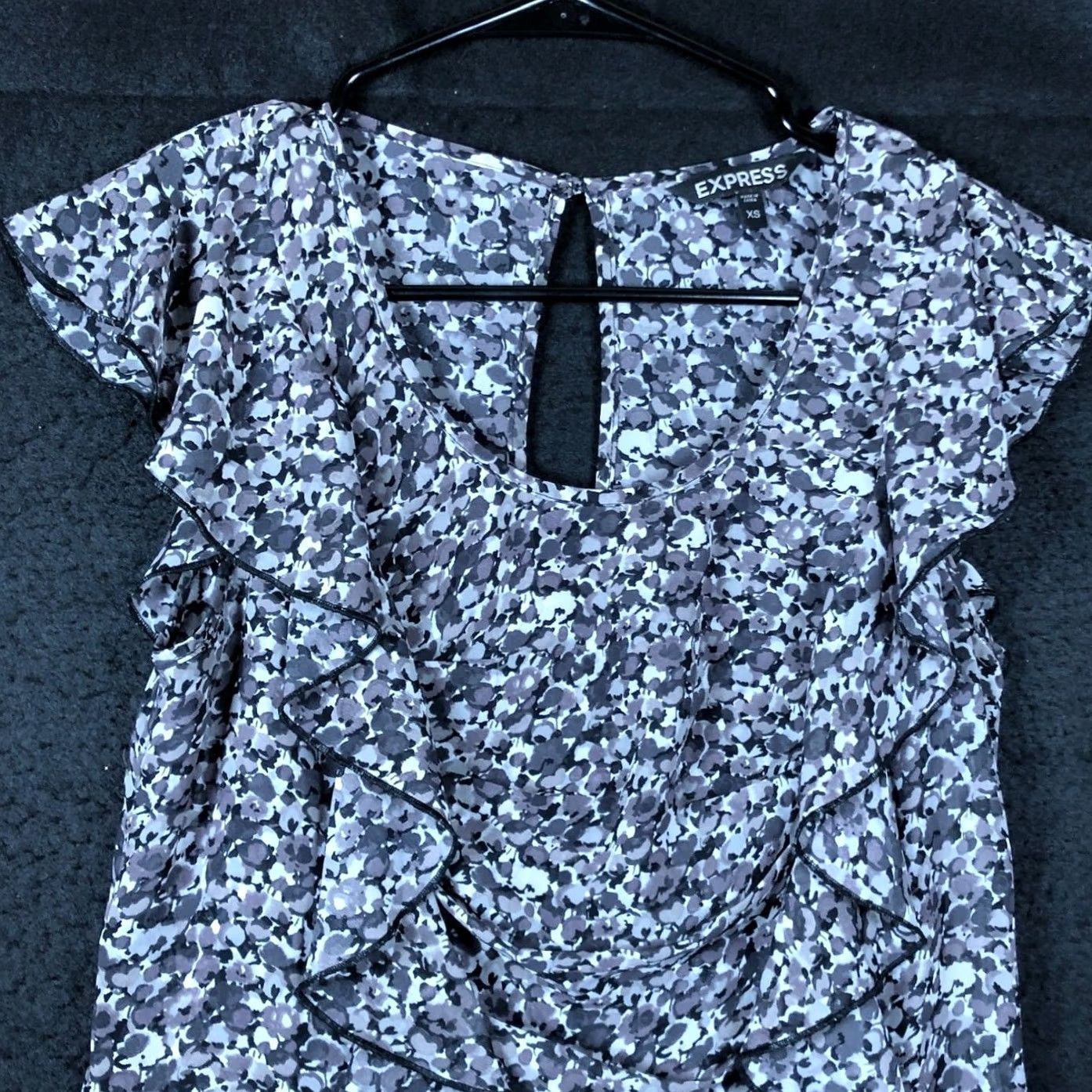 Express Express Blouse Gray Black Purple Floral Pleated Ruffle Cap Short Sleeve XS Women Shirt Tie? Size XS / US 0-2 / IT 36-38 - 2 Thumbnail