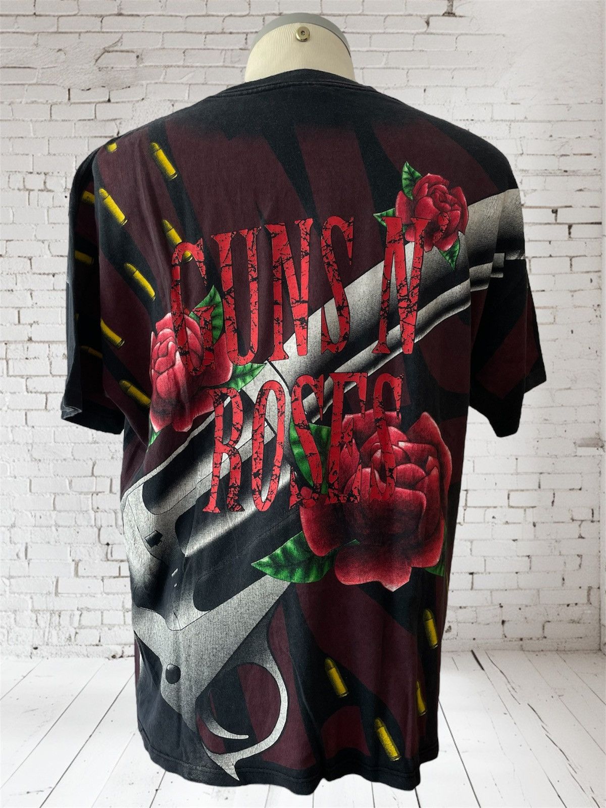 Other VTG Guns N’ Roses T-Shirt, AOP, Use Your Illusion Era, 1993 Size US XL / EU 56 / 4 - 8 Thumbnail