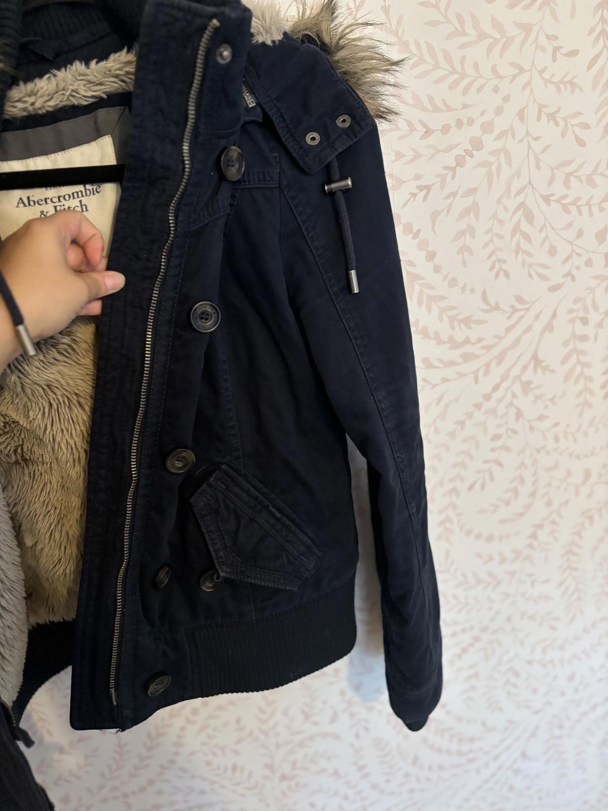 Abercrombie & Fitch Vintage Y2K Abercrombie and Fitch fur bomber READ DESC Size L / US 10 / IT 46 - 3 Thumbnail