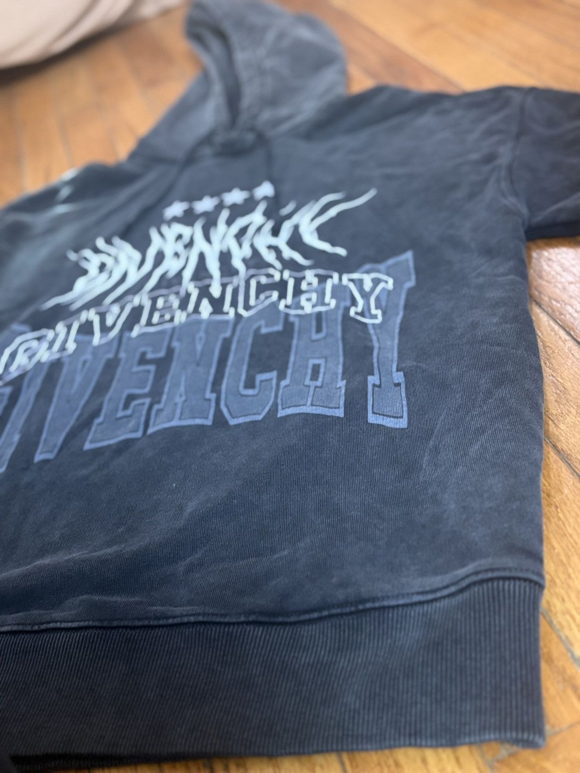 Designer × Givenchy Givenchy Washed Black Hoodie Size M Size US M / EU 48-50 / 2 - 9 Thumbnail