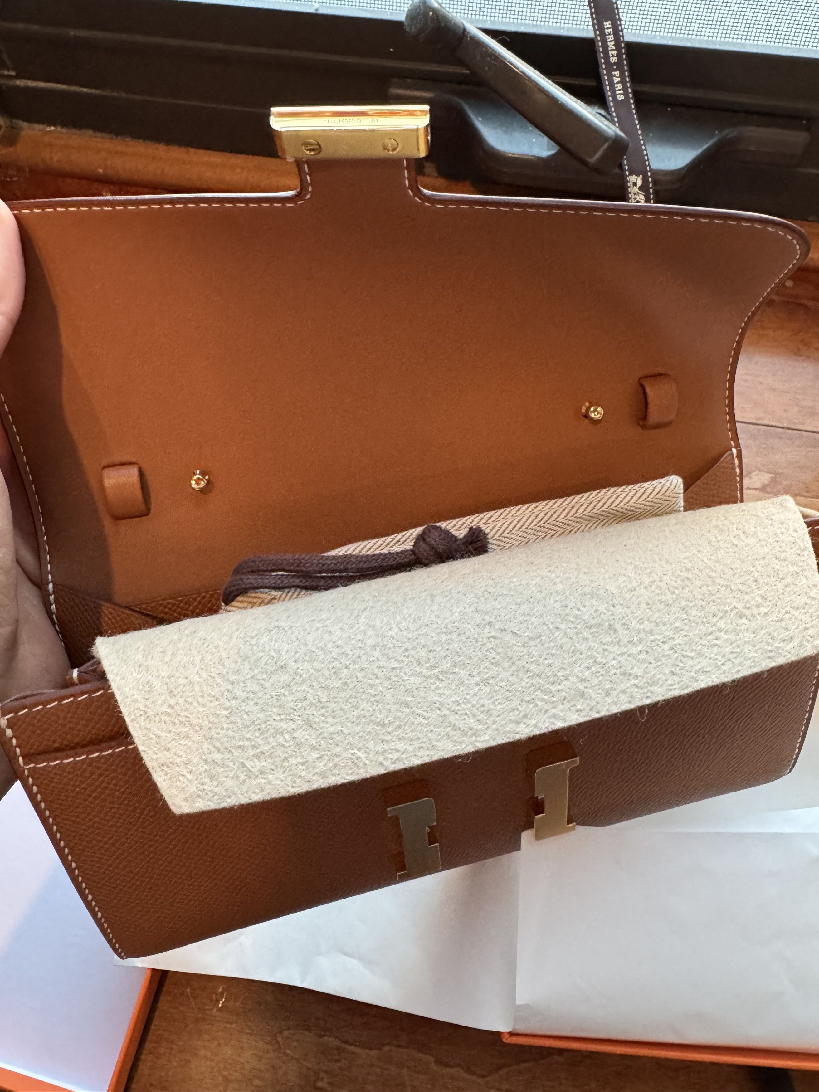 Hermes *NEW* CONSTANCE TO GO CROSSBODY BAG GOLD EPSOM Size ONE SIZE - 6 Thumbnail