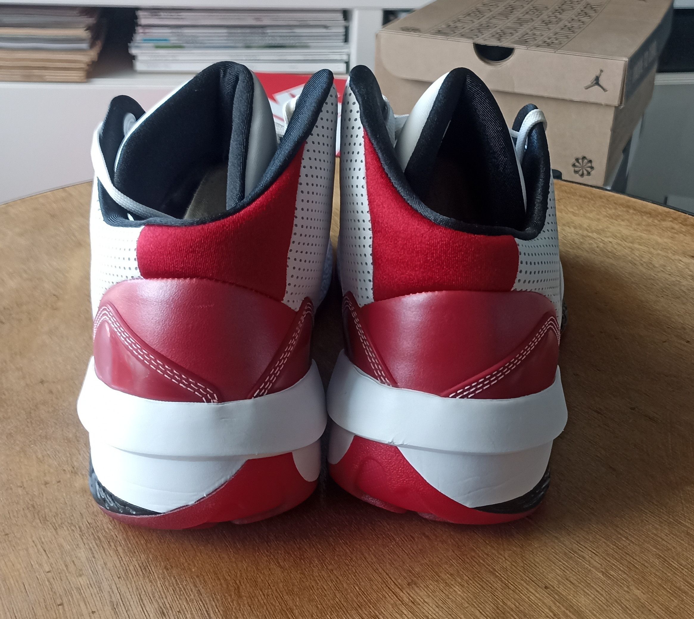 Jordan Brand Jordan 2010 Welcome Home Size US 9 / EU 42 - 10 Thumbnail