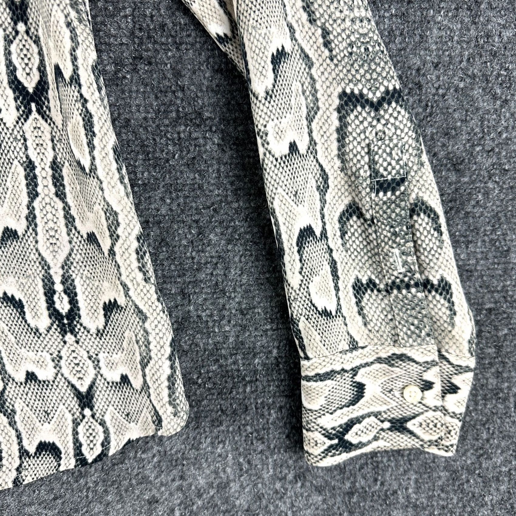Express Express Shirt Womens XS Long Sleeve Roll Tab Animal Print Size XS / US 0-2 / IT 36-38 - 3 Thumbnail