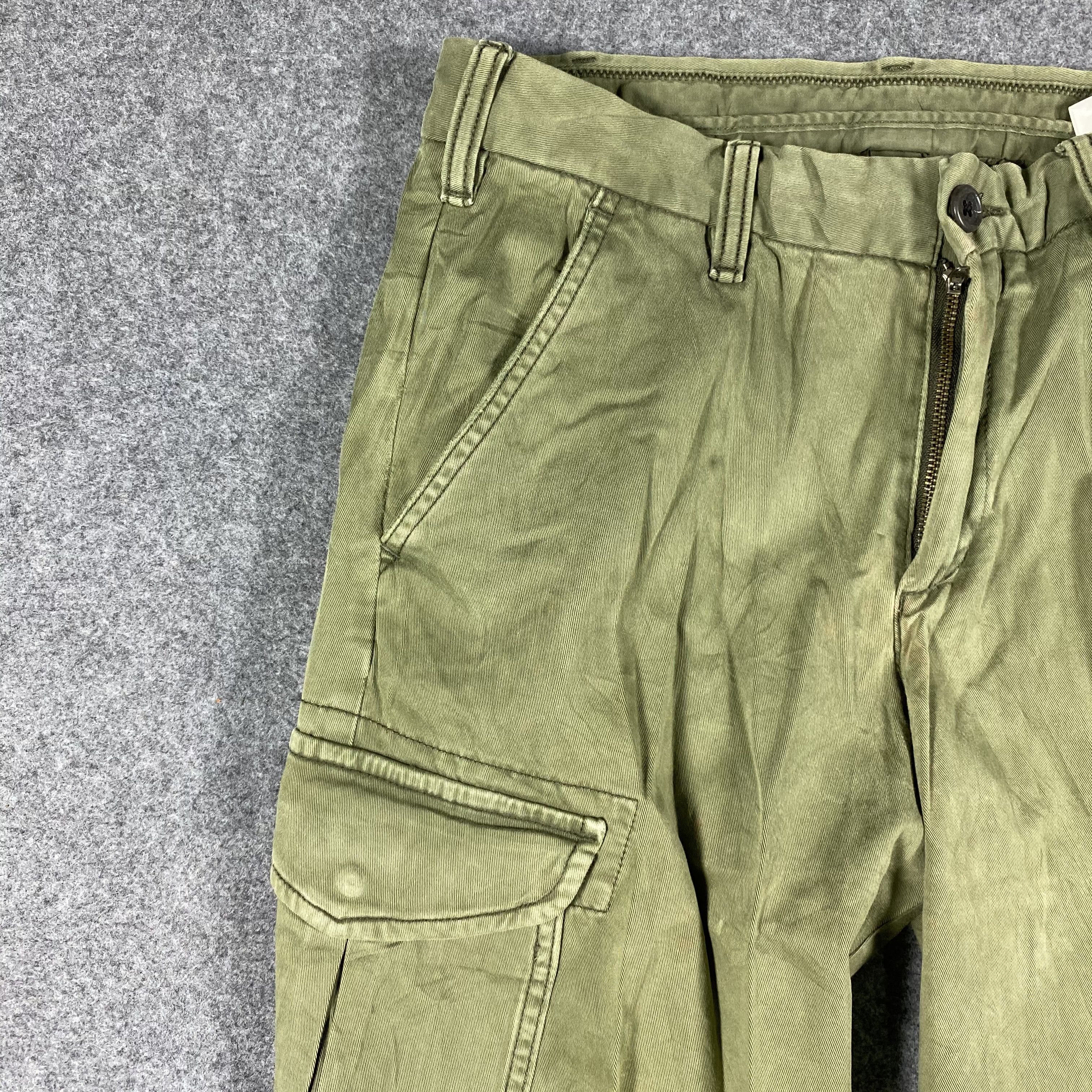 Japanese Brand Japanese Brand Uniqlo Multipocket Tactical Cargo Pants Size US 30 / EU 46 - 2 Thumbnail