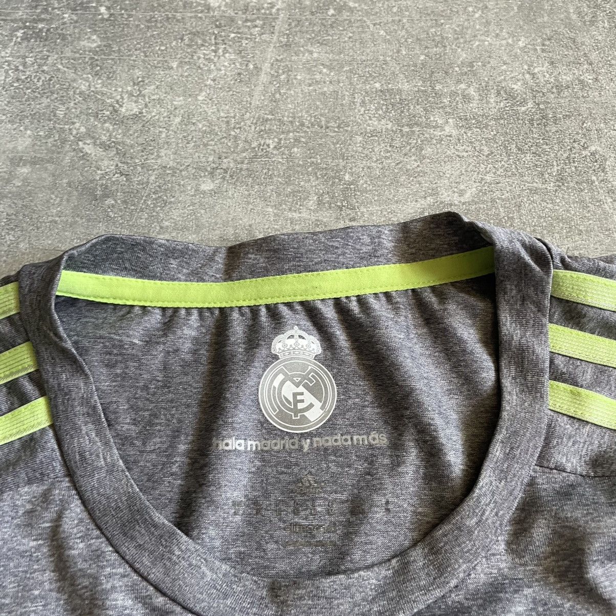 Adidas Real Madrid Jersey 2015 Adidas bundesliga fly emirates shirt Size US M / EU 48-50 / 2 - 4 Thumbnail
