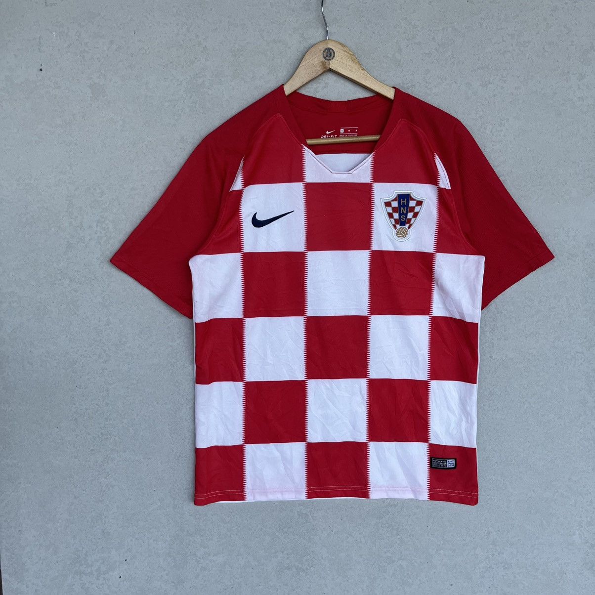 Other Vintage Nike Croatia Red Football Shirt Size S Size US S / EU 44-46 / 1 - 1 Thumbnail