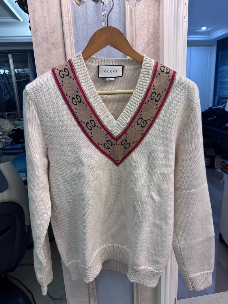 Gucci Gucci V-neck logo long-sleeved sweater 2501-Nextarrow Size US XS / EU 42 / 0 - 1 Thumbnail