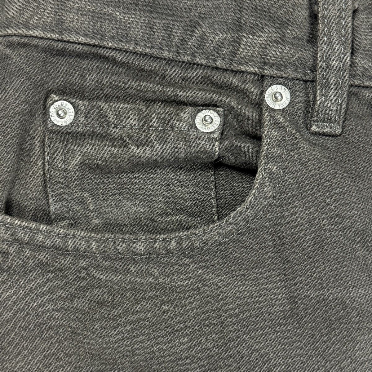 Helmut Lang Helmut Lang - AW00 Overdyed Charchoal Painter Jeans Size US 27 - 2 Thumbnail