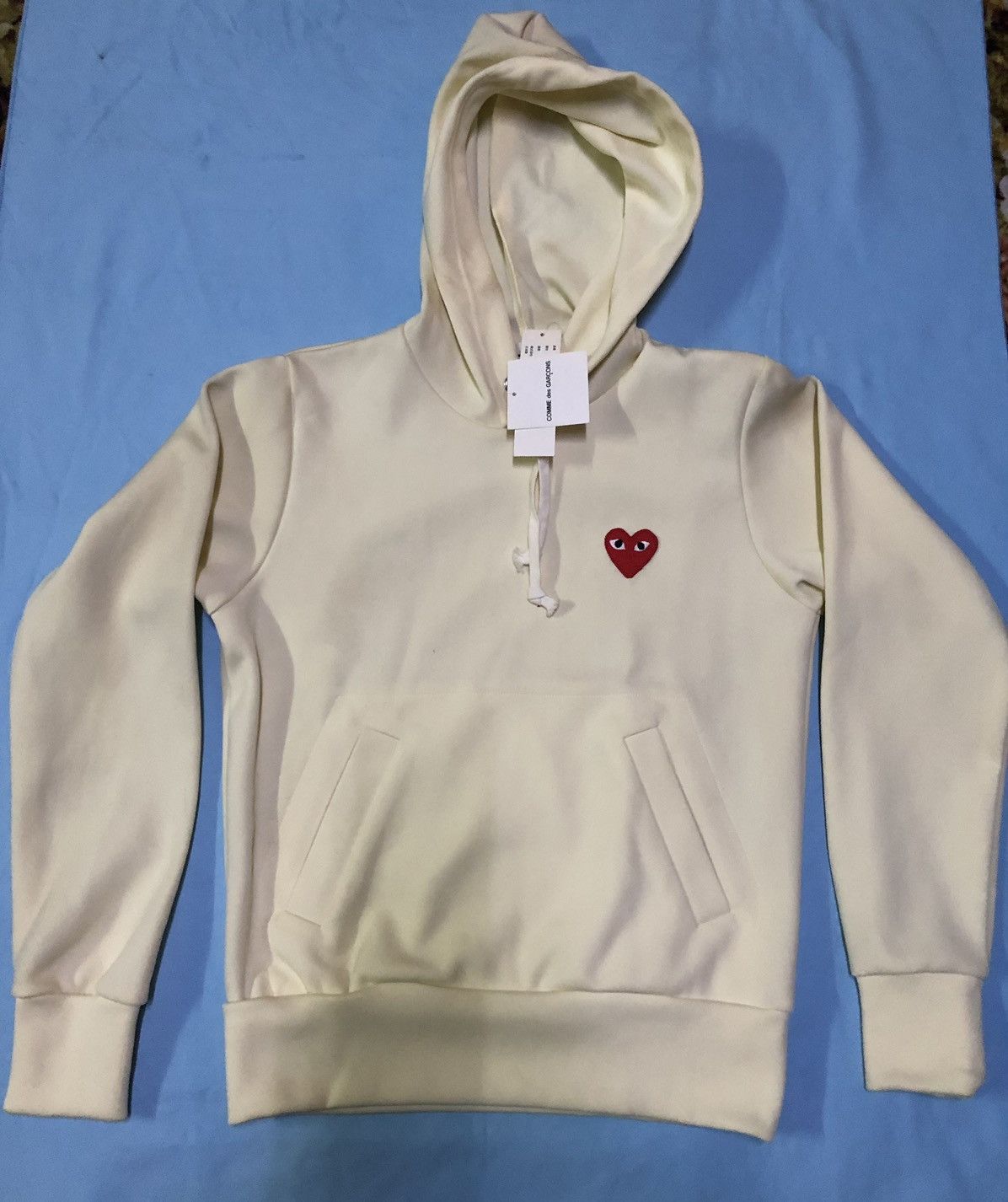 COMME des GARÇONS クリーム ジャージ M PLAY COMME des GARÇONS ジャージ M クリーム PLAY COMME des GARÇONS