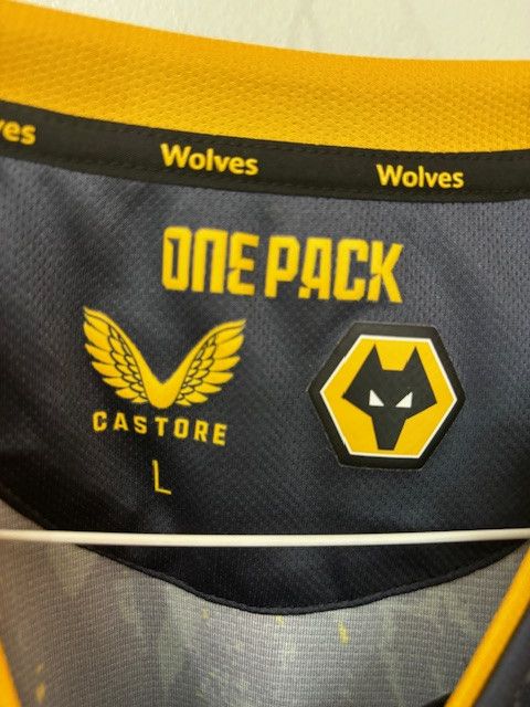 Castore Wolves Away Jersey 21/22 Size US L / EU 52-54 / 3 - 2 Thumbnail