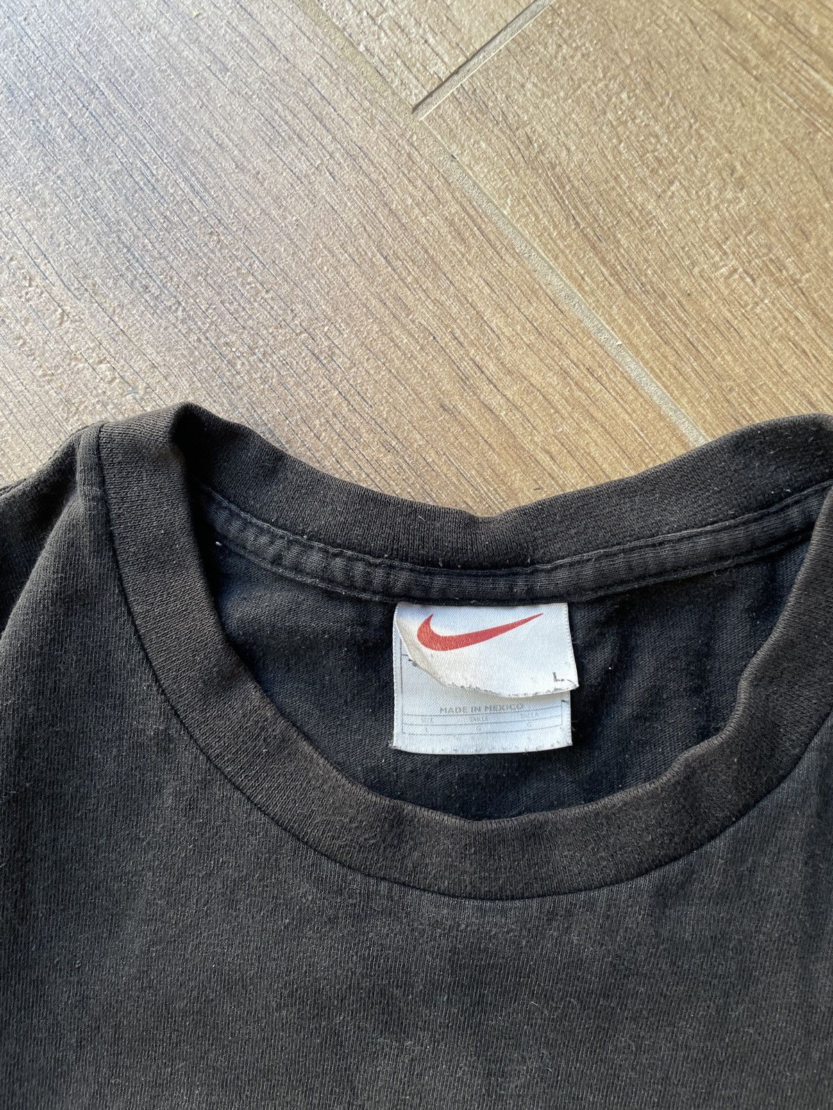 Nike Nike Vintage T-Shirt Big Logo Avant Garde Japanese Swoosh Size US XL / EU 56 / 4 - 7 Thumbnail