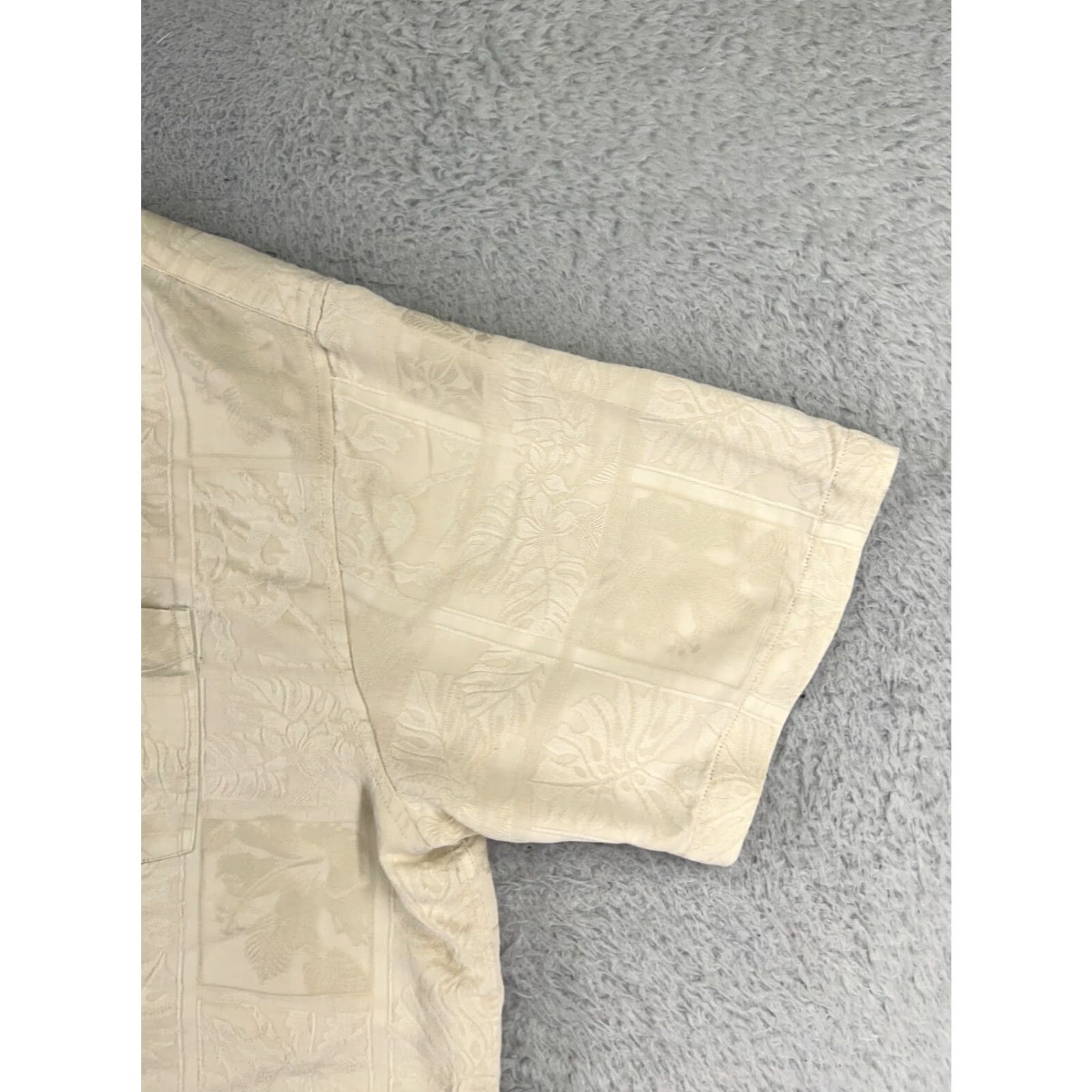 Quiksilver Quiksilver Shirt Mens XL Beige Floral Tile Button Up Rayon - Hawaiian, Floral, Short Sleeve, Button-Up, Regular Fit, Men Size US XL / EU 56 / 4 - 5 Thumbnail
