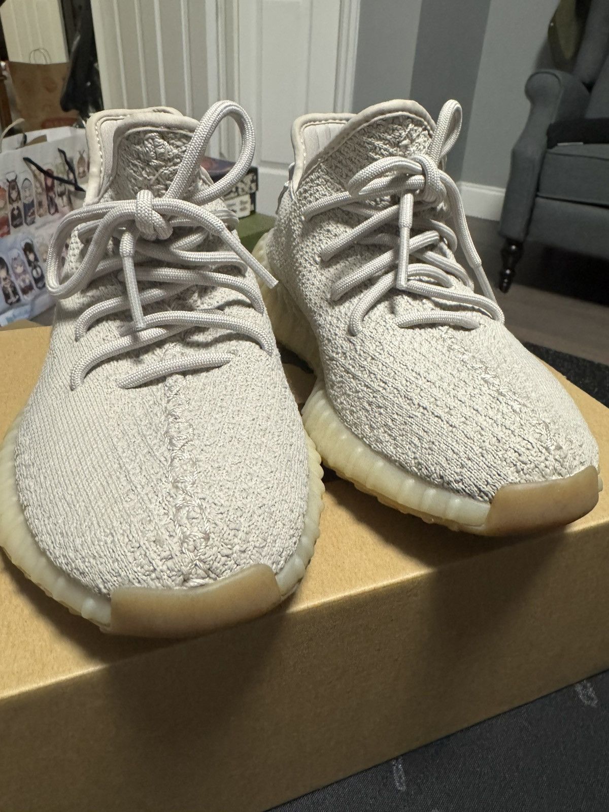 Adidas × Yeezy Adidas Yeezy Boost 350 V2 sesame sz 6Y Size US 6 / EU 39 - 4 Thumbnail